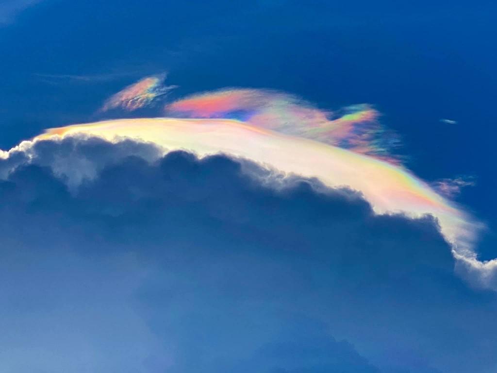 Cloud Iridescence Wallpapers - Top Free Cloud Iridescence Backgrounds ...