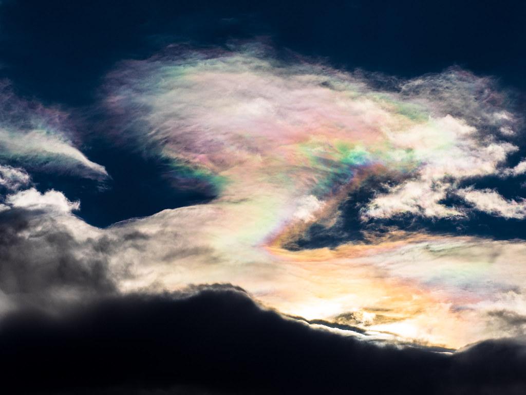 1024x768 Cloud iridescence. OLYMPUS DIGITAL CAMERA