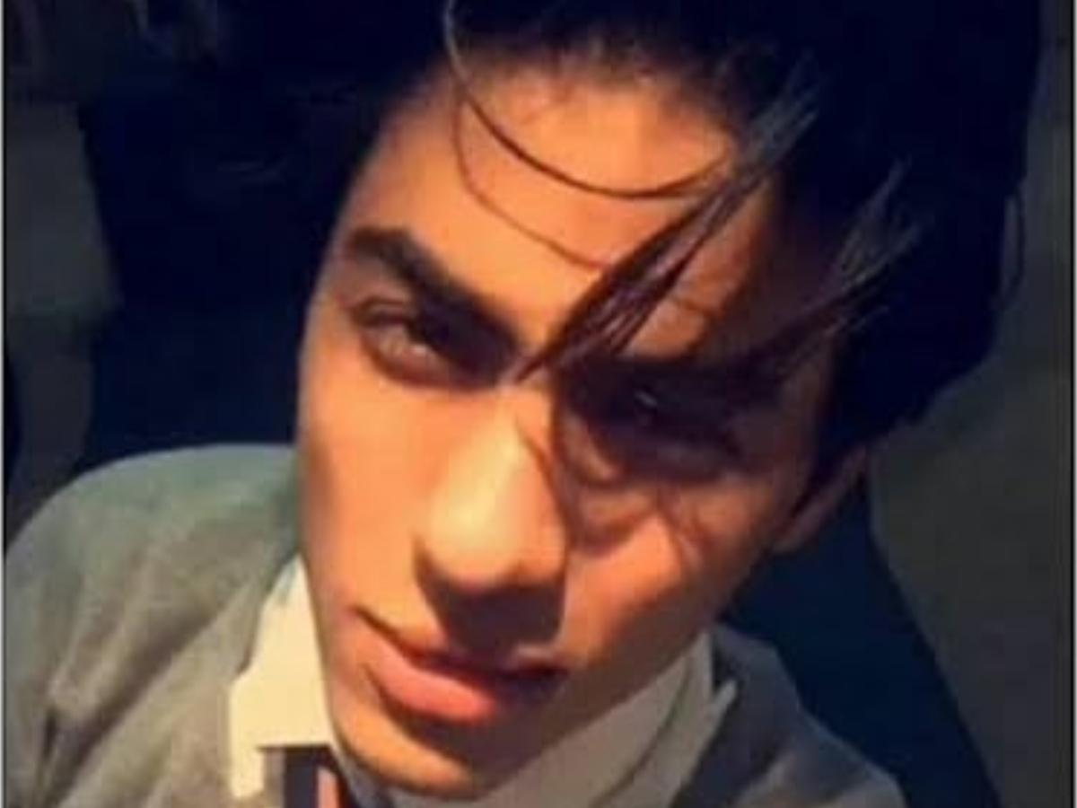 1200x900 Aryan Khan shows his filmy side as he says 'Main Tumhare Dil Mein Hu' in this throwback snap