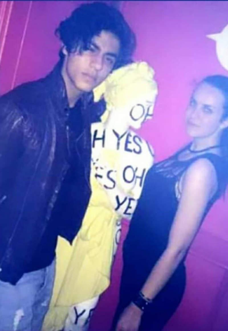 800x1161 These picture of SRK's son Aryan Khan from his graduation ceremony are breaking the internet Pics. These picture of SRK's son Aryan Khan from his graduation ceremony are breaking the internet