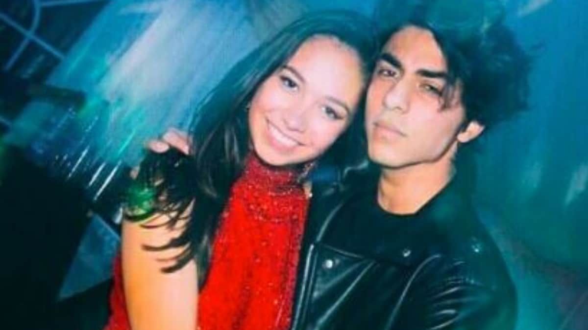 1200x675 Aryan Khan poses with mystery girl in viral pics. Fans ask is she your girlfriend?