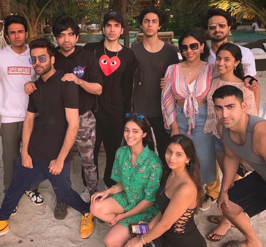 1080x1003 In Photo: Ananya Panday Suhana Khan Aryan Khan Party Ahead Of New Year 2020 At Shah Rukh Khan's Alibaug Farmhouse
