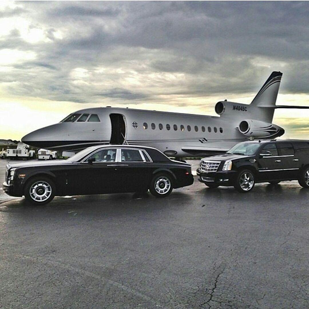 1080x1080 Billionaire Lifestyle Wallpaper