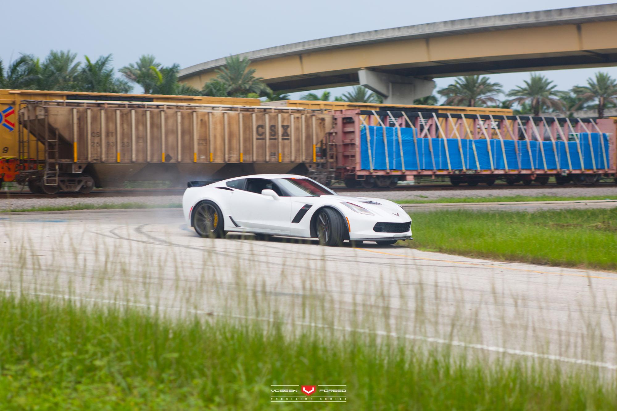 2000x1333 Chevy Corvette Z06 Drift HD Wallpaper