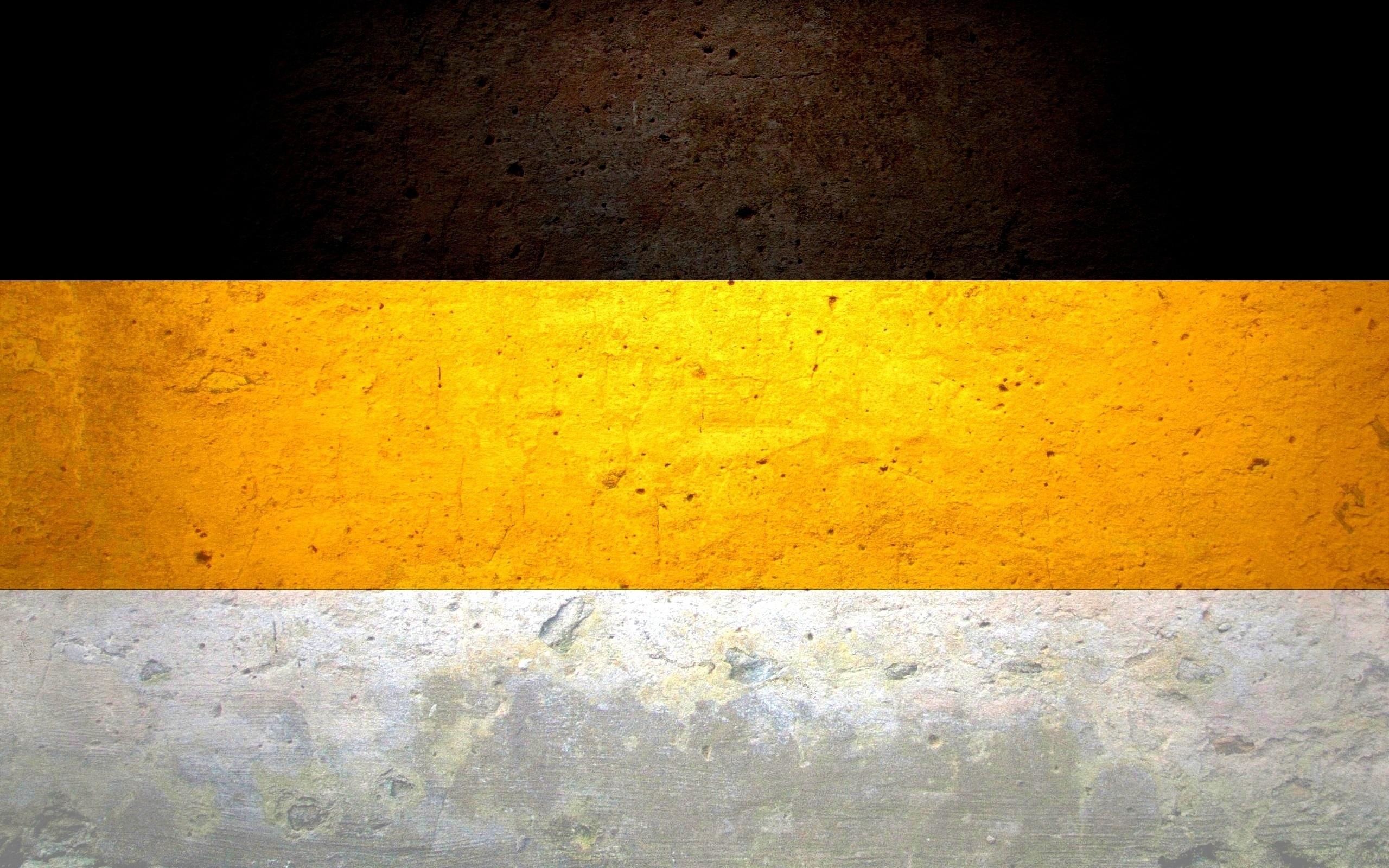 2560x1600 Russian Empire Flag For Tech