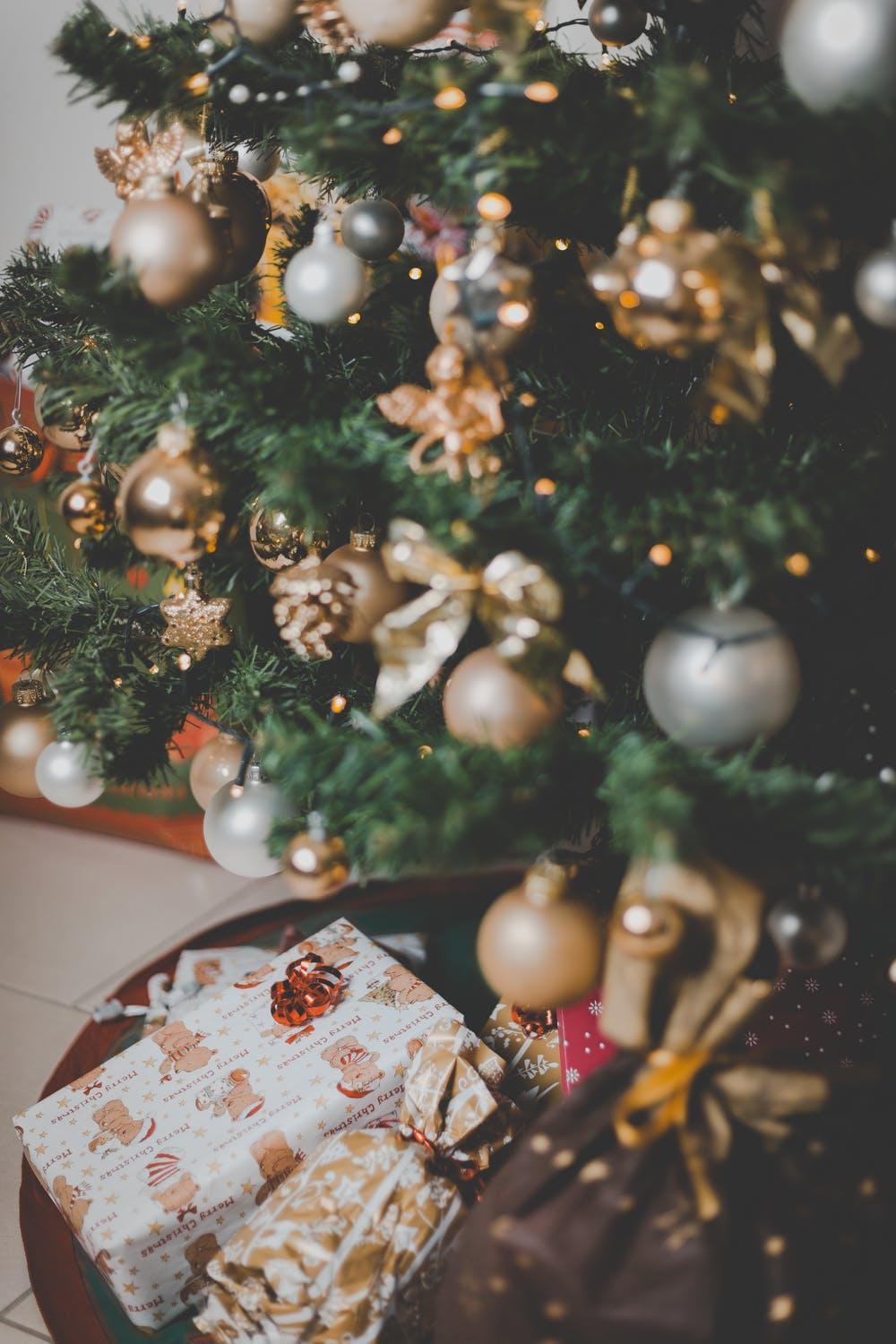 1000x1500 Free Stunning Christmas Wallpaper Background For iPhone