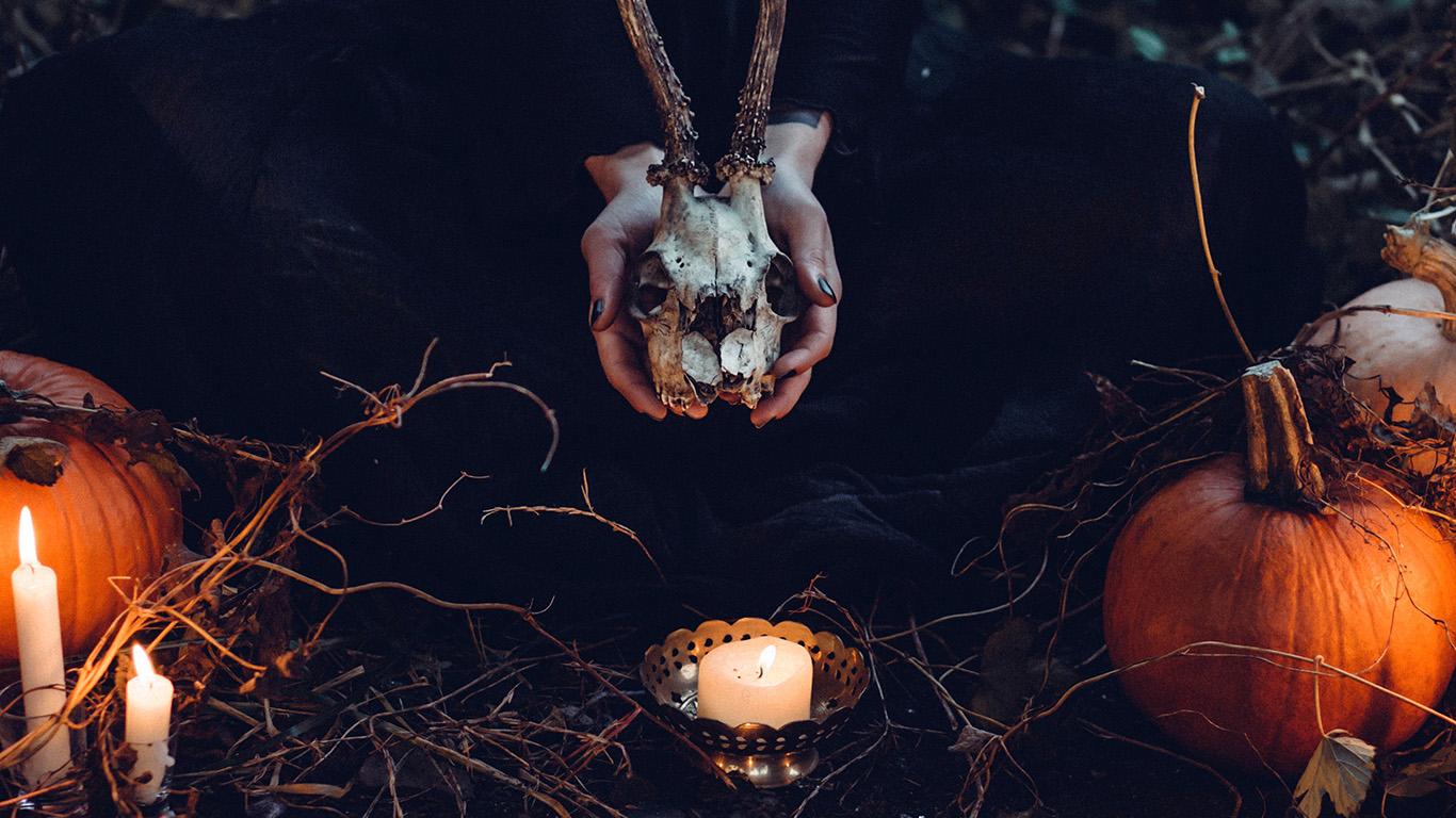 1366x768 Desktop Wallpaper Macbook Halloween