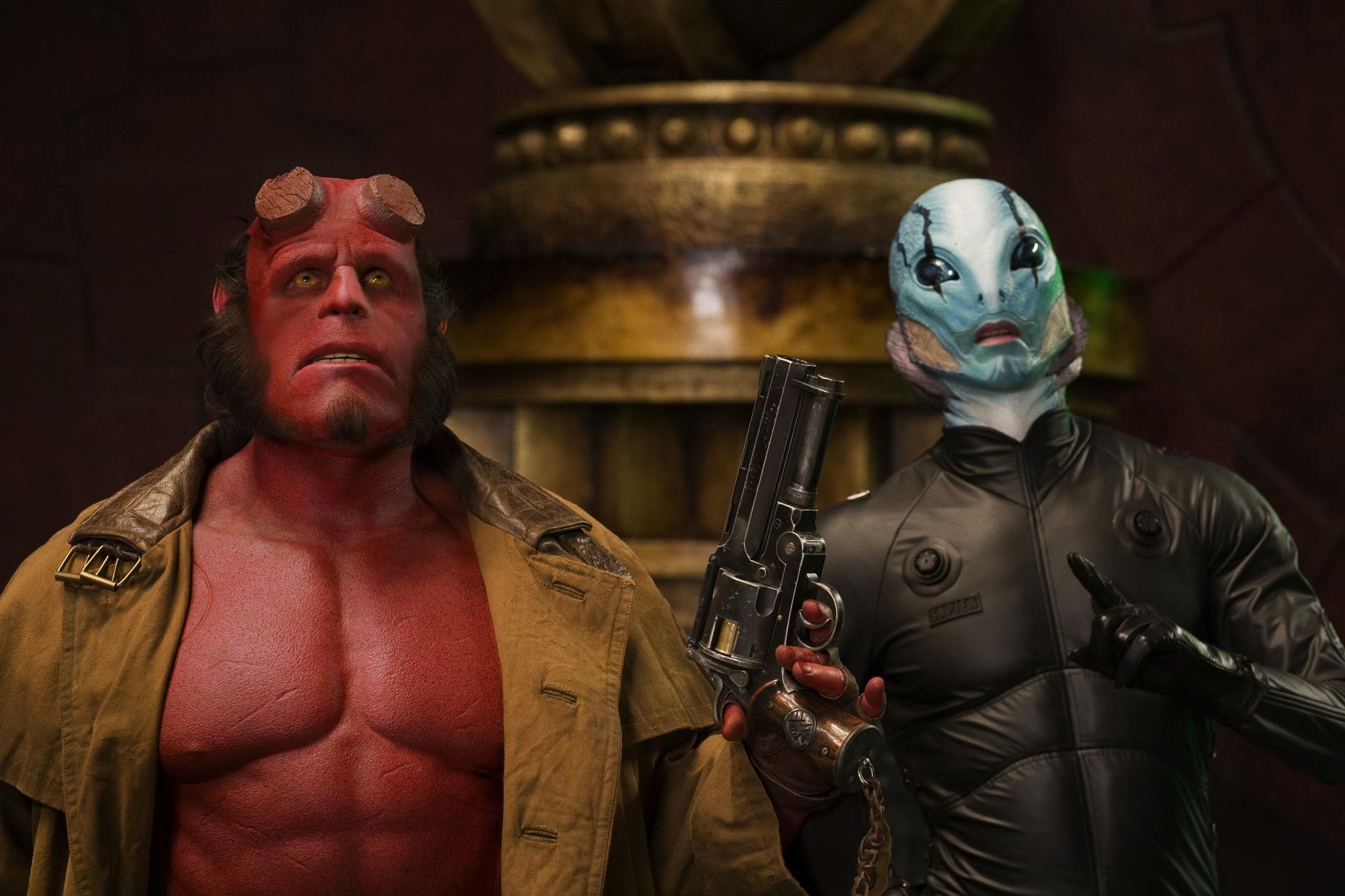 2048x1365 Hellboy II: The Golden Army (2008)