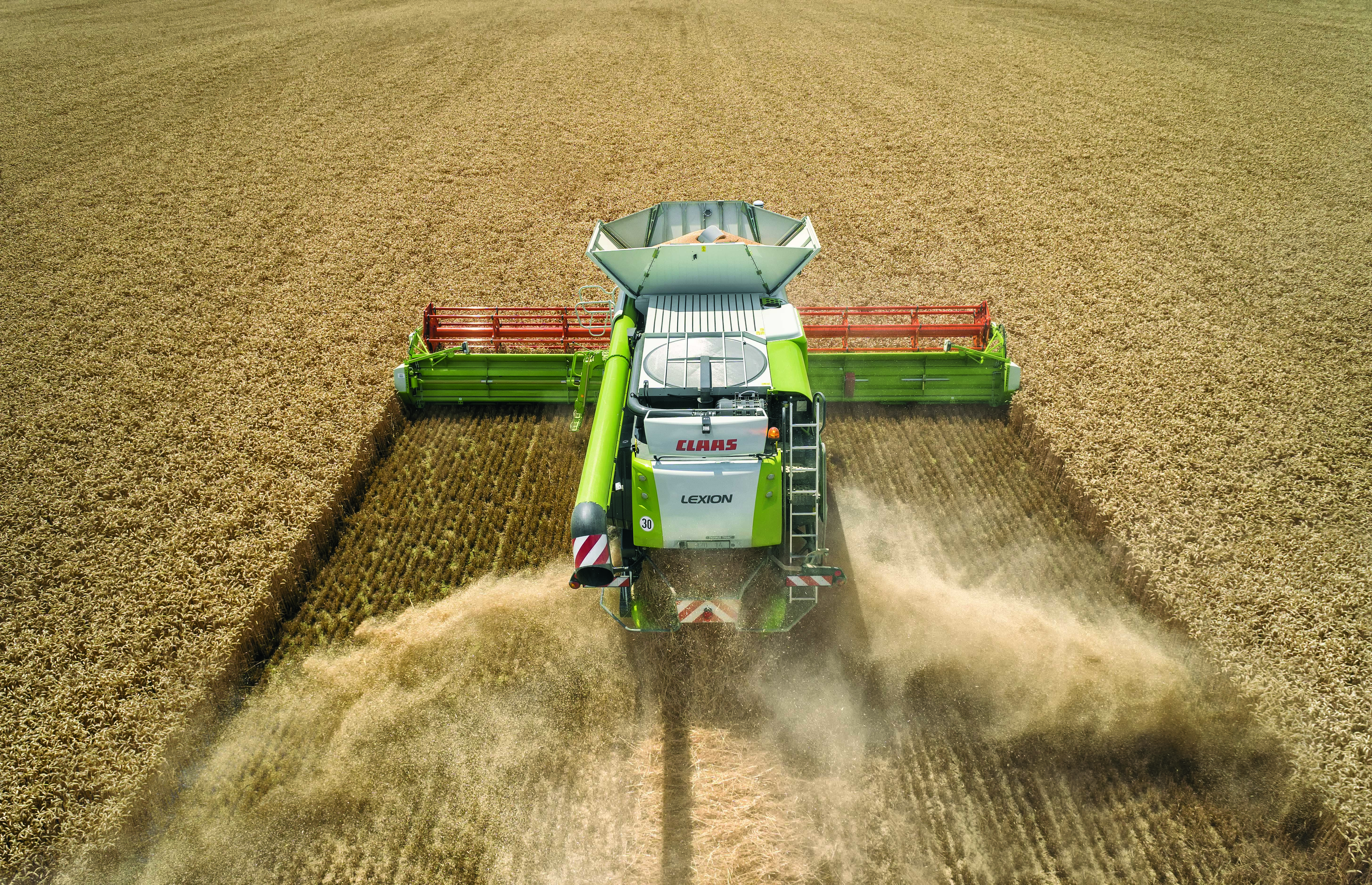 5821x3754 Claas Tucano
