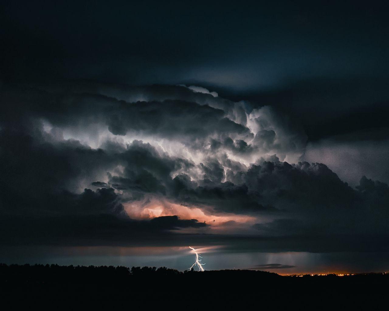 1280x1024 Download wallpaper 1280x1024 lightning, thunderstorm, cloudy, clouds, sky standard 5:4 HD background