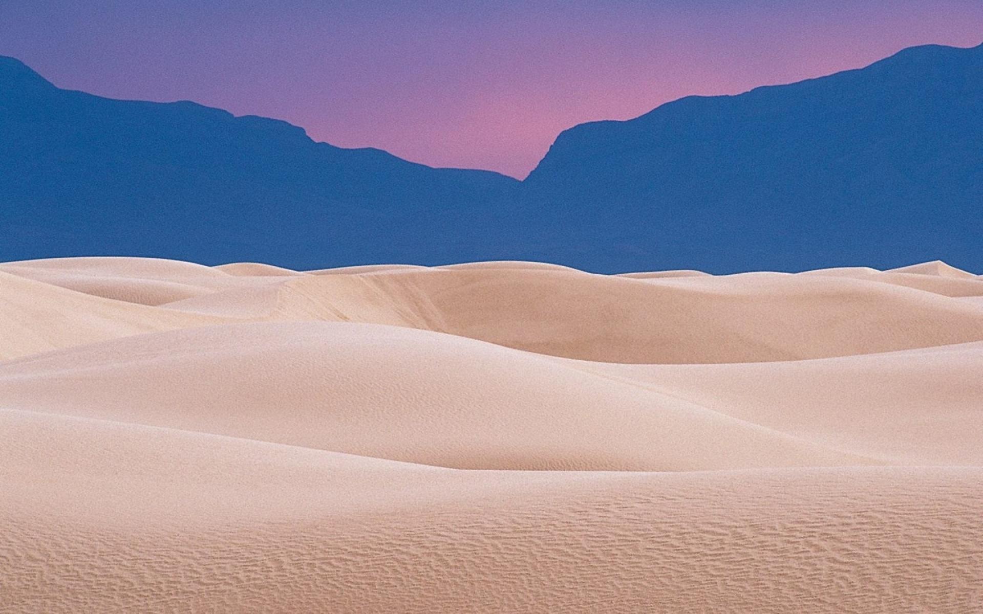 Deep desert. Белоснежные дюны Нью Мексико. Пустыня Уайт Сэндс. Пустыня белых Песков в Нью-Мексико. Бархан Сарыкум.