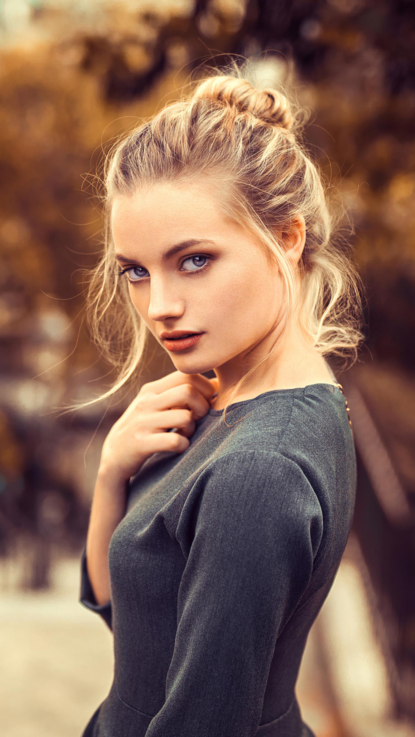 1440x2560 Download 1440x2560 wallpaper blonde and beautiful woman, portrait, qhd samsung galaxy s s edge, note, lg g 1440x2560 HD image, background, 23550