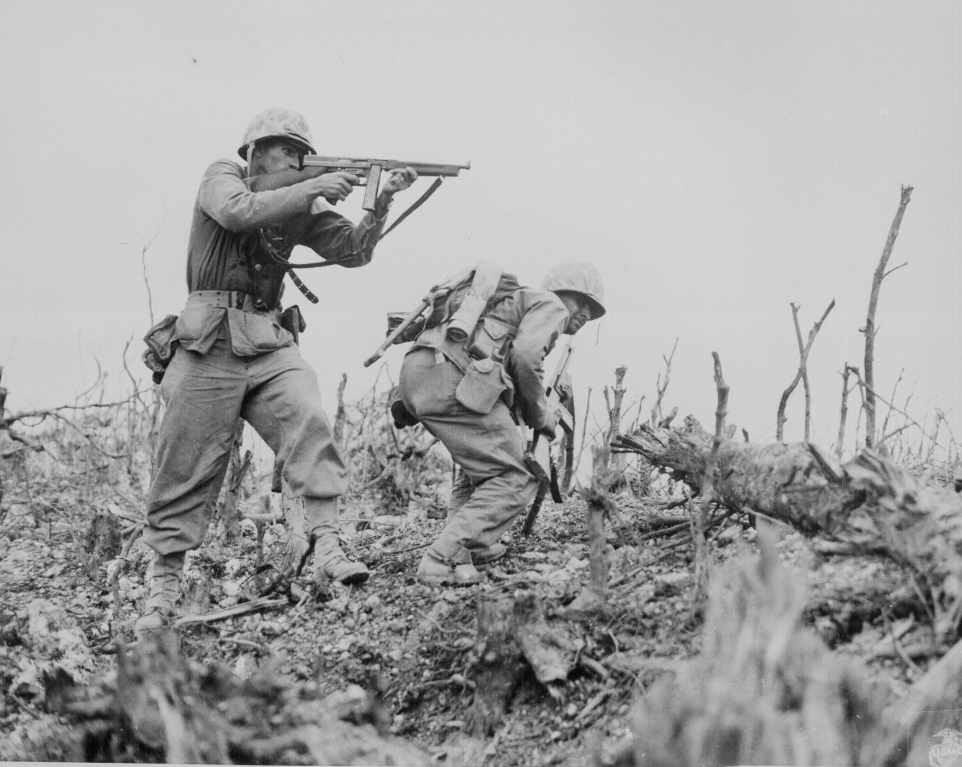 1386x1105 American Soldiers In Battle War Two Wallpaper