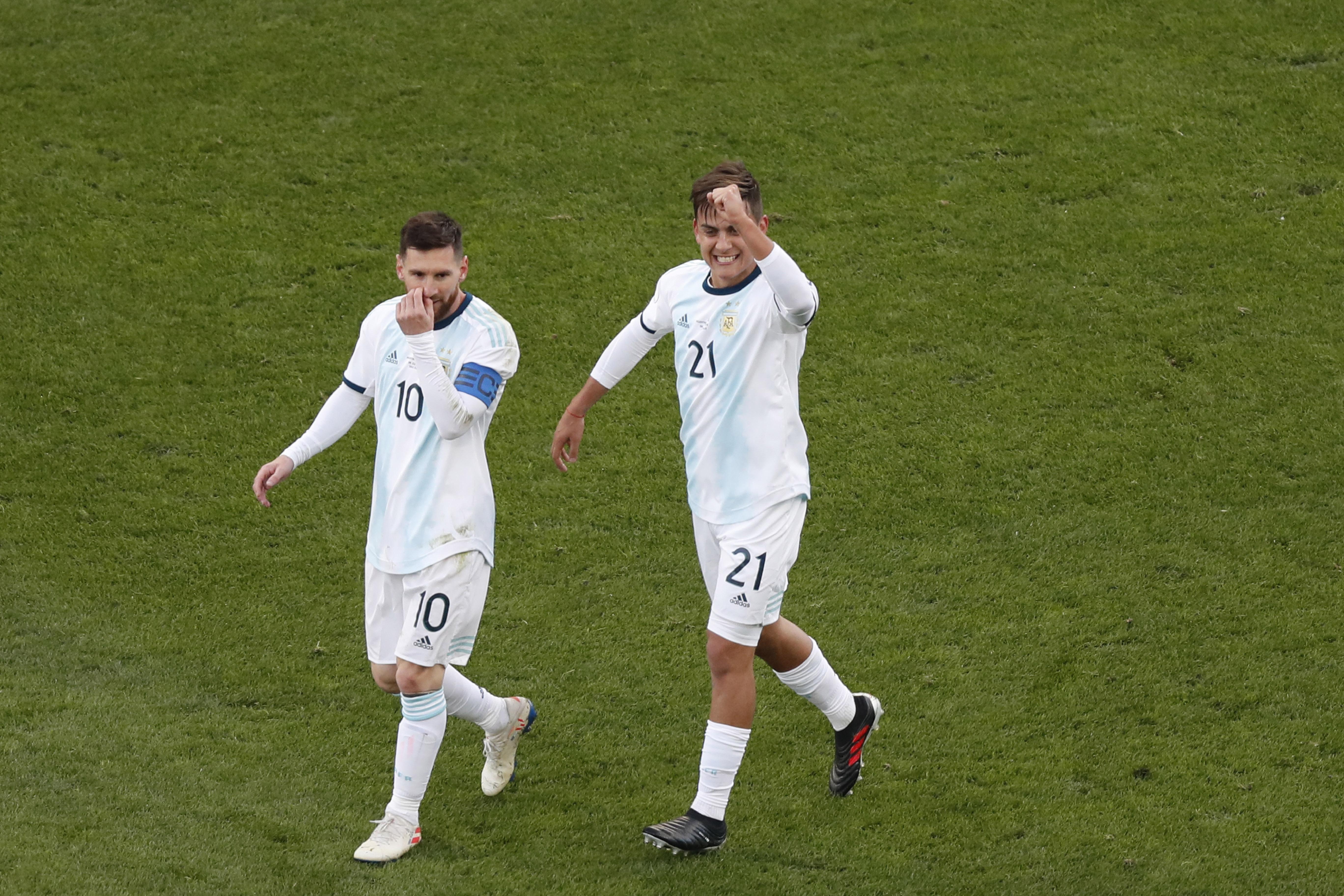 5472x3648 Lionel Messi Gave 'Lucky' Red Ribbon To Paulo Dybala Ahead Of Scoring First Goal For Argentina