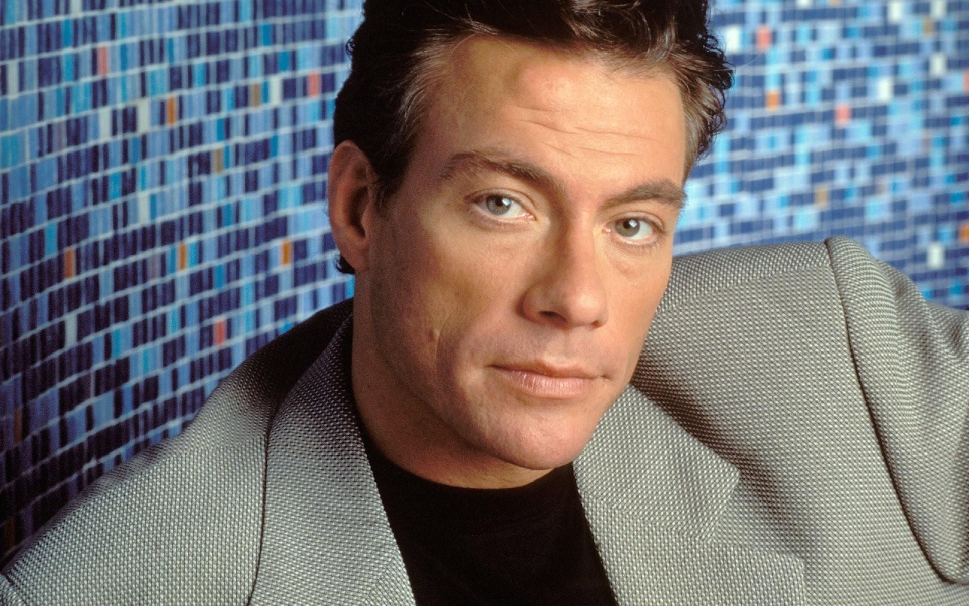 1920x1200 Jean Claude Van Damme Wallpaper / Full HD Wallpaper Jean Claude Van Damme Disheveled Face Close Up Actor Desktop Background HD 1080p : Küçük yaşlarda bale ve shotokan stili karate yapmaya başladı