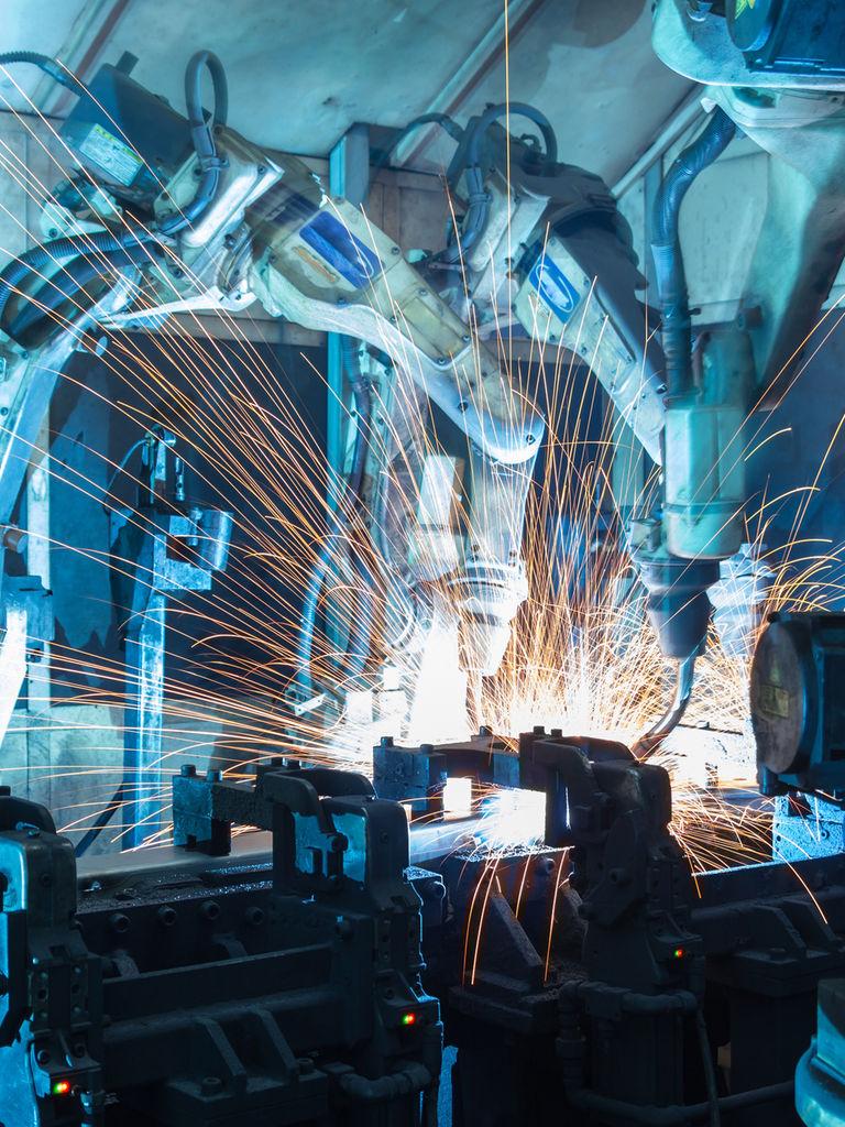 768x1024 Digitalization in the manufacturing industry