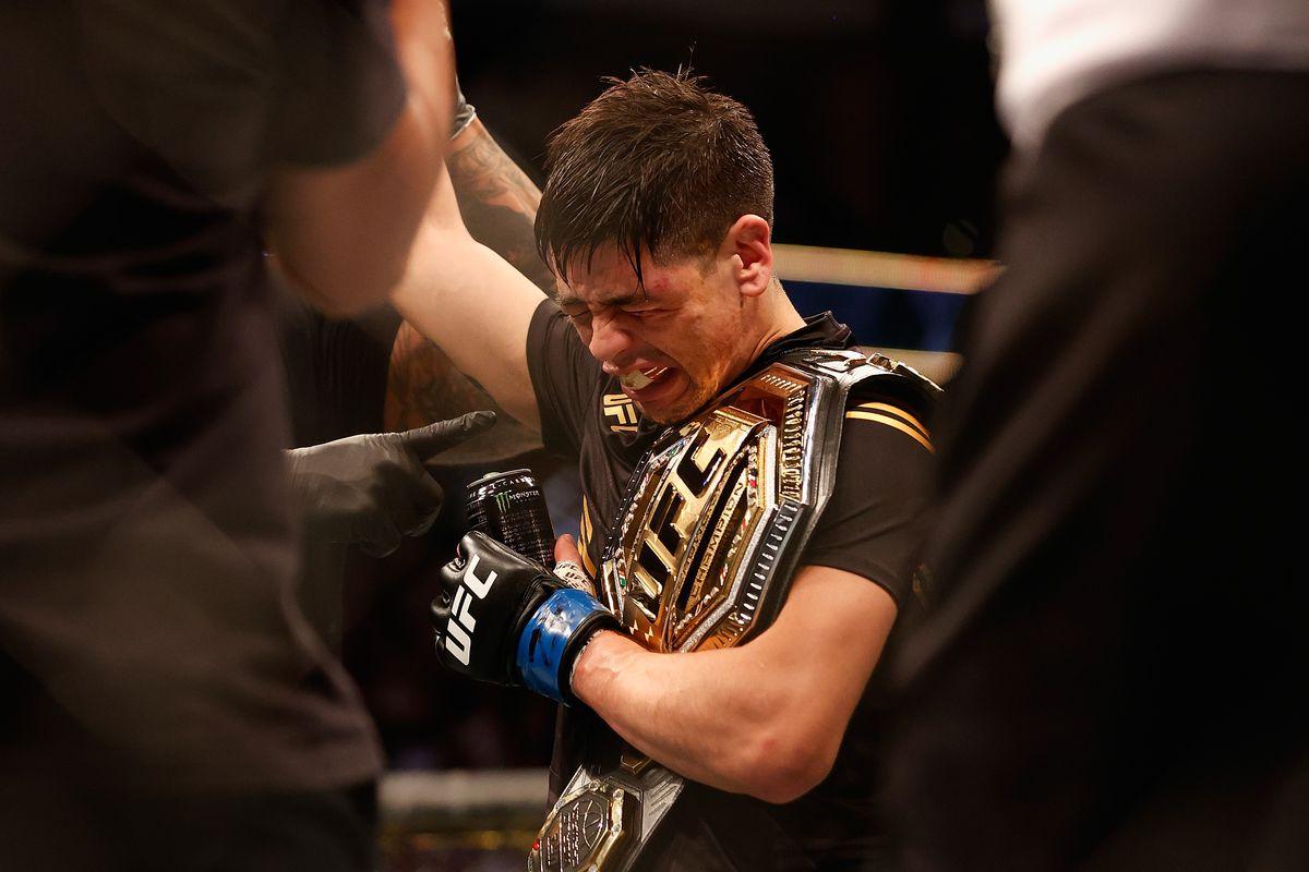 1200x800 Video: Teammates erupt in celebration to Brandon Moreno's submission win to capture title at UFC 263