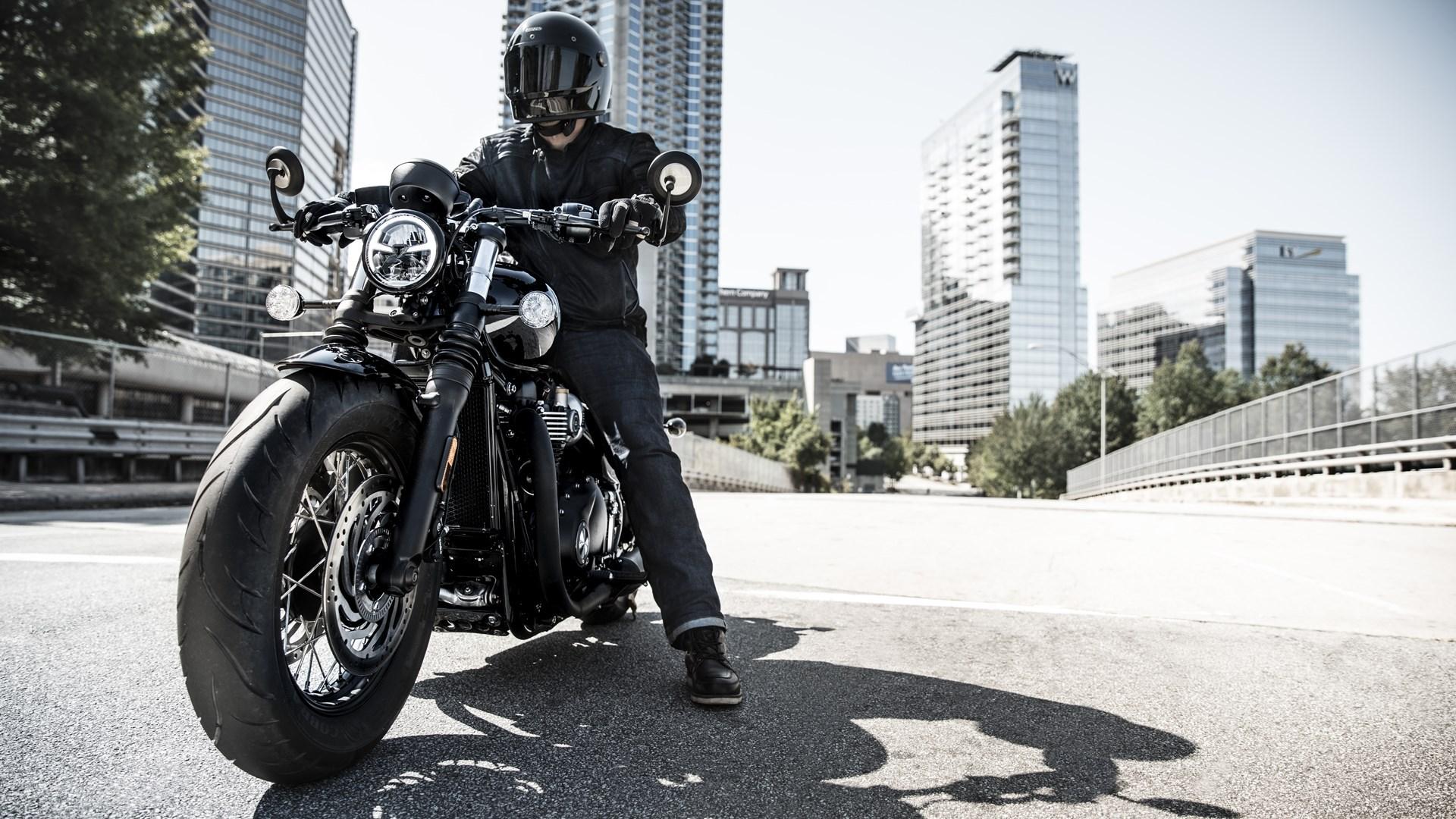 1920x1080 New 2018 Triumph Bonneville Bobber Black unveiled. IAMABIKER Motorcycle!