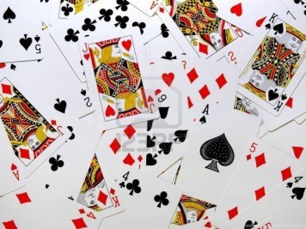 1024x768 messy background of a playing cards deck Desktop Background