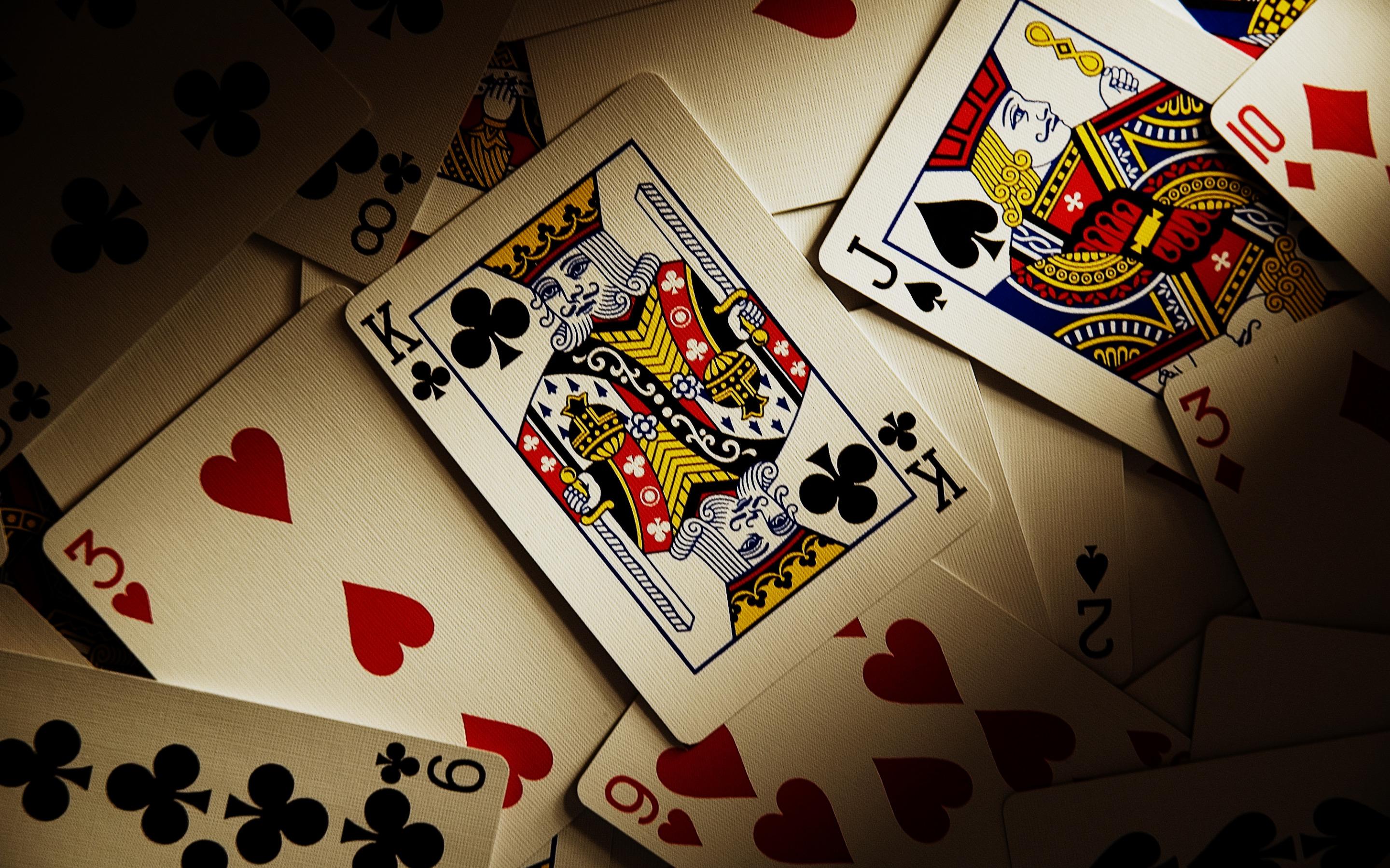 2880x1800 Download wallpaper king of clubs, poker, playing cards, poker concepts, casino concepts, background with playing cards, poker background for desktop with resolution 2880x1800. High Quality HD picture wallpaper