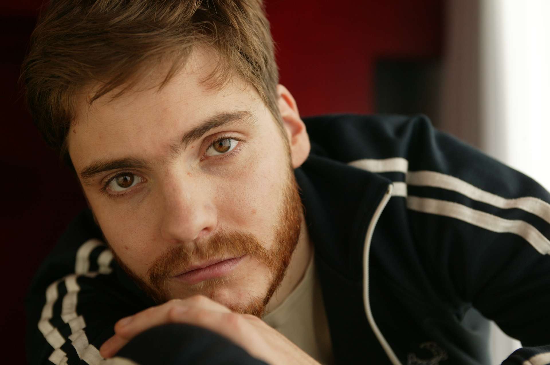 1920x1277 Daniel Brühl HD Wallpaper