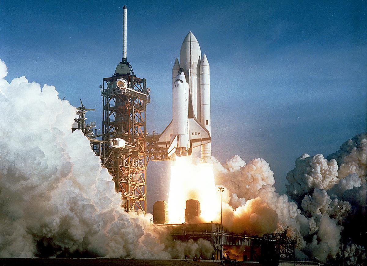 1200x872 The History of the Space Shuttle