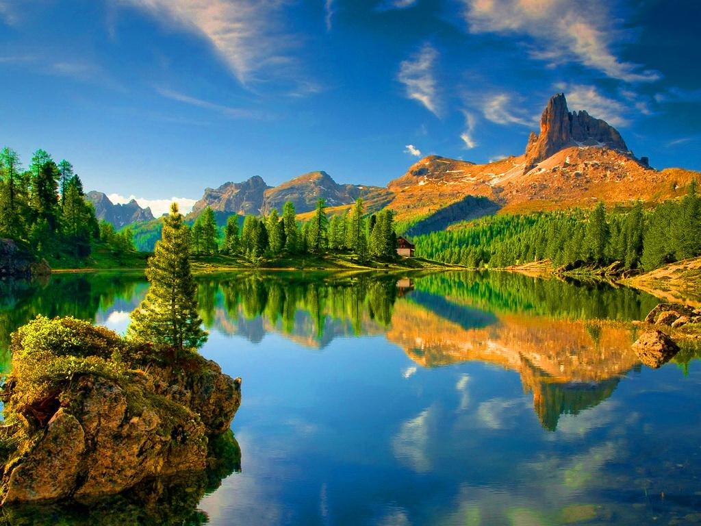 1024x768 Free Mountain Summer Wallpaper