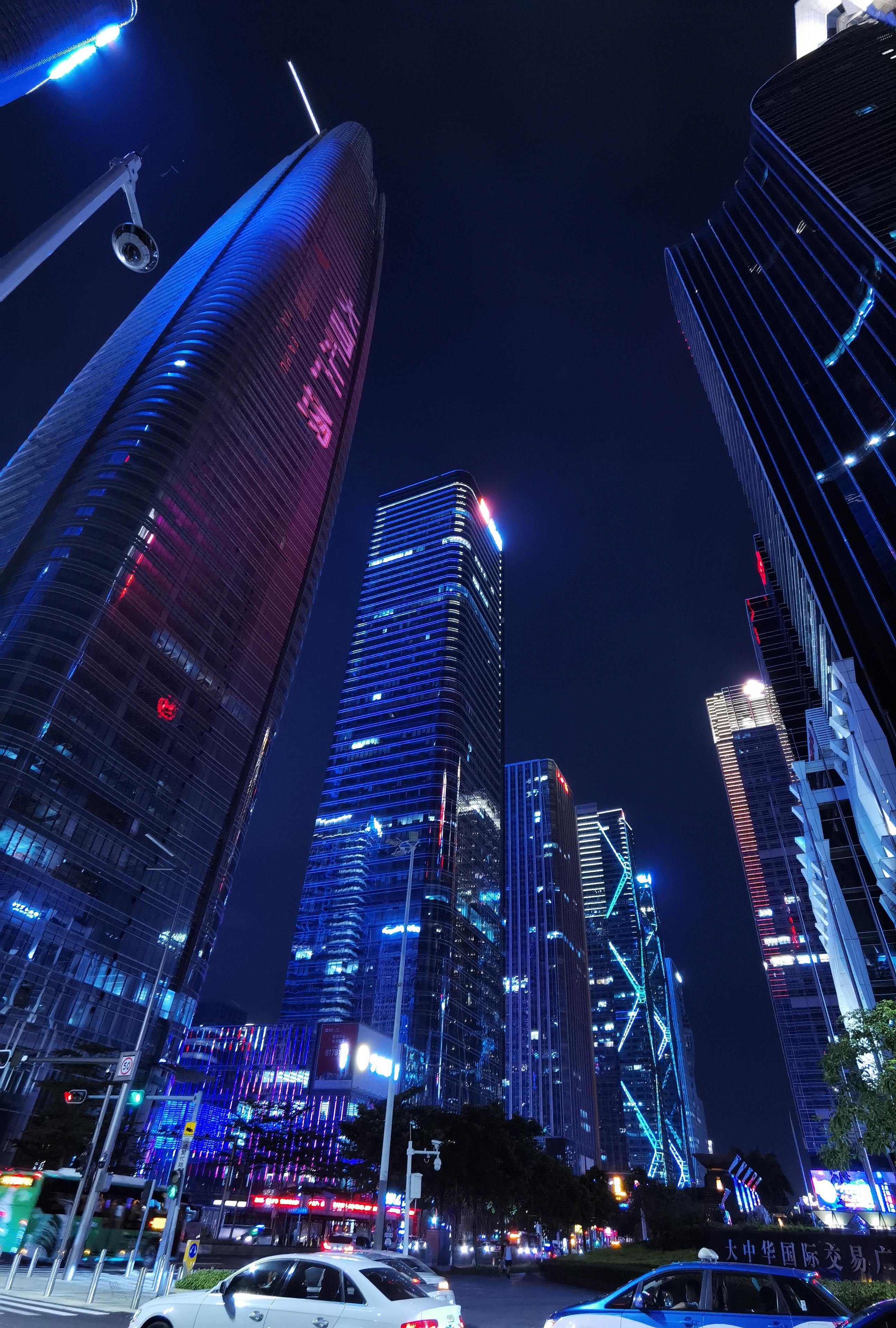 2592x3840 Summer night at Shenzhen: cyberpunkirl