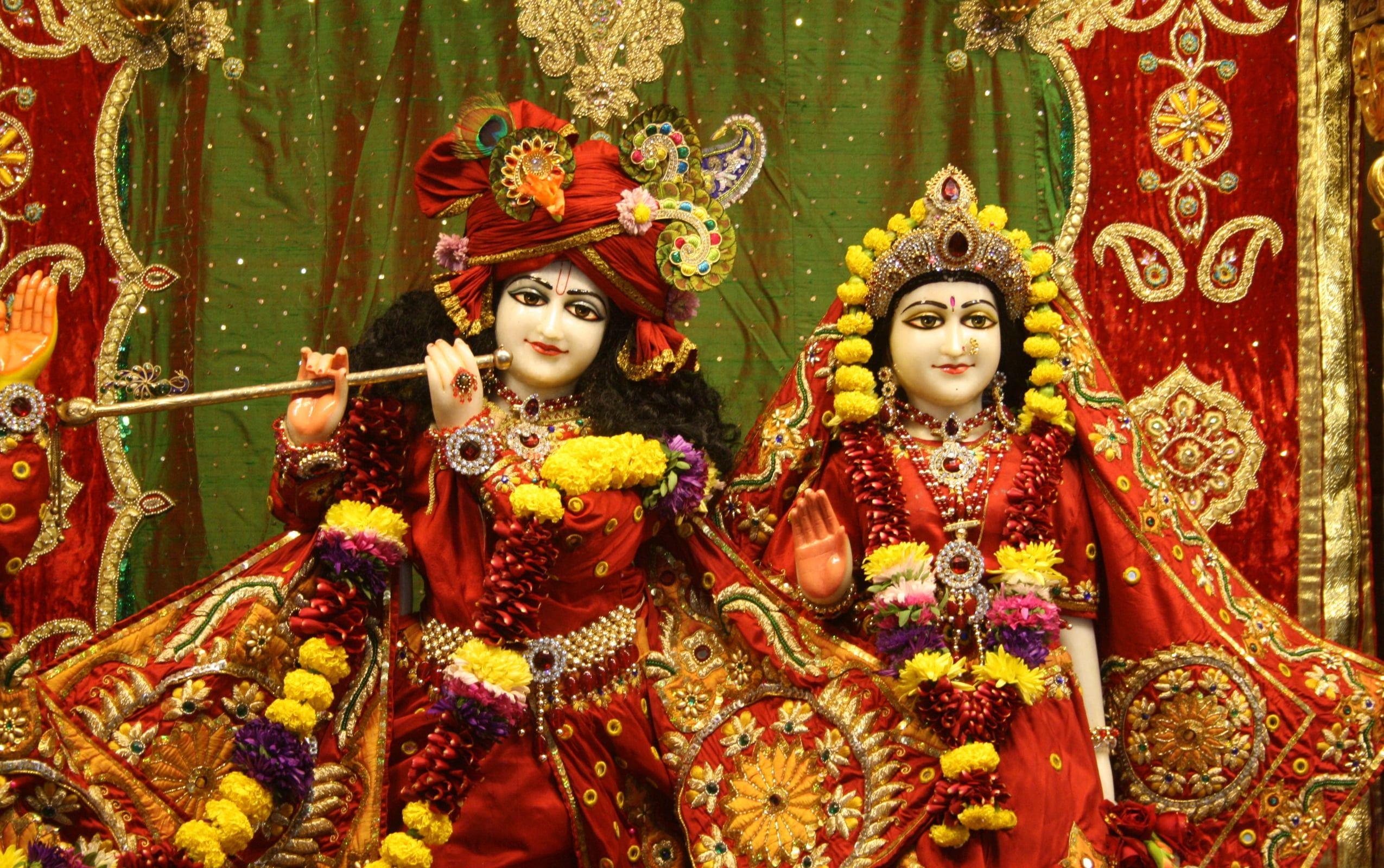 2550x1600 The Lord Krishna Temples Iskcon, Krishna and Radha figurines #God Lord Krishna #radha #statue. Radha krishna image, Krishna janmashtami, Lord krishna image