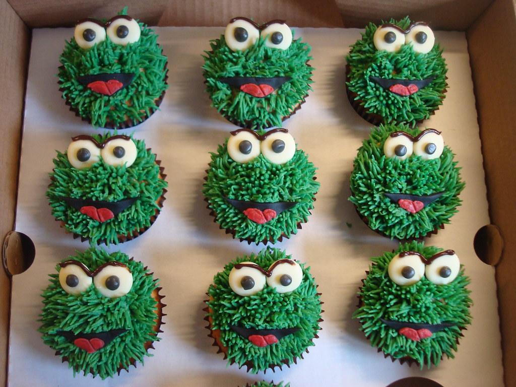 1024x768 Oscar The Grouch Cupcakes