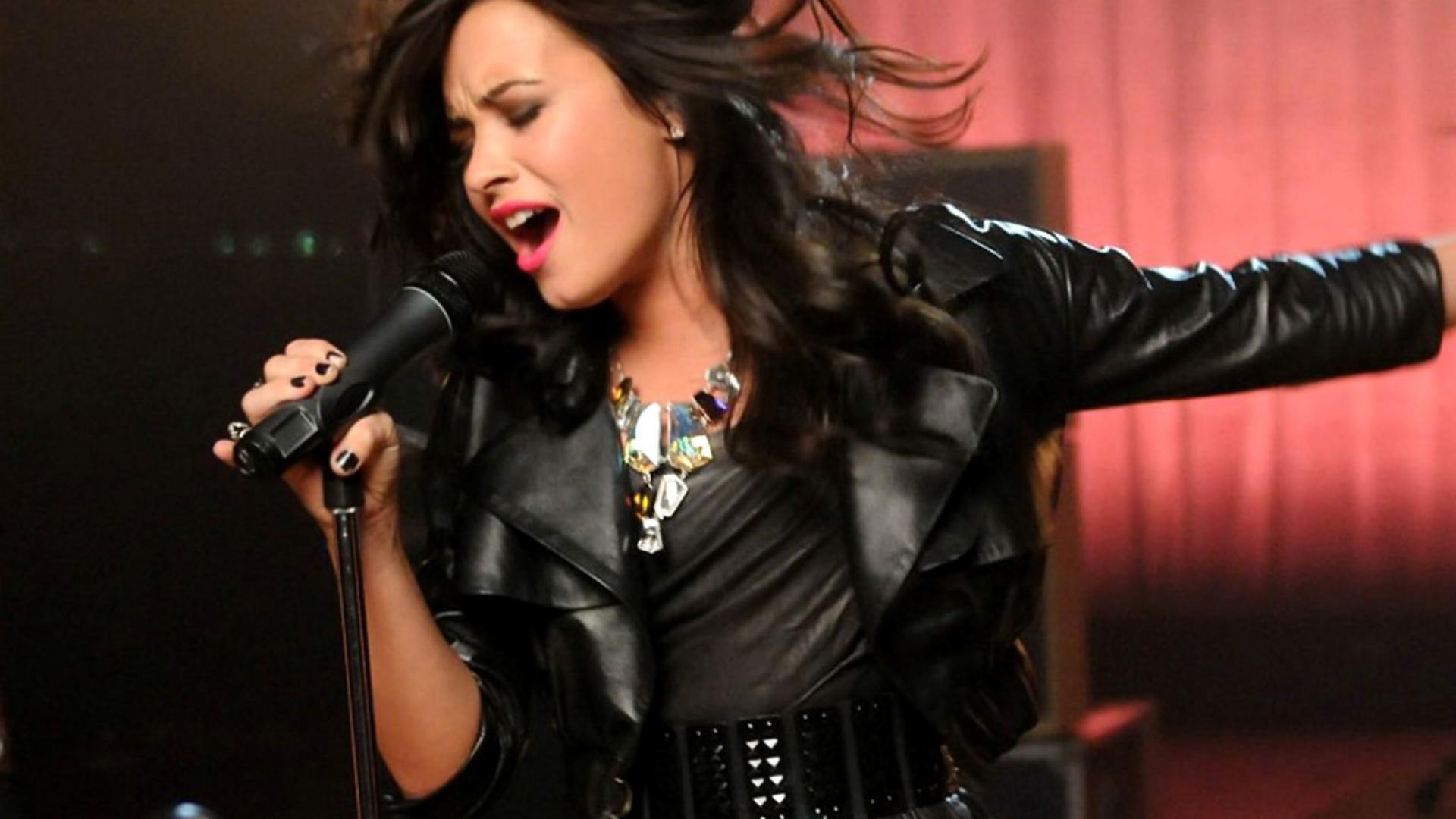 1920x1080 Demi Lovato Singing