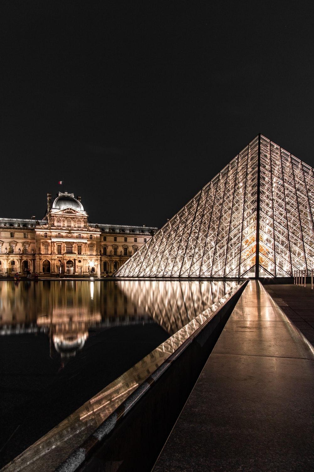 1000x1500 louvre pyramid museum France photo