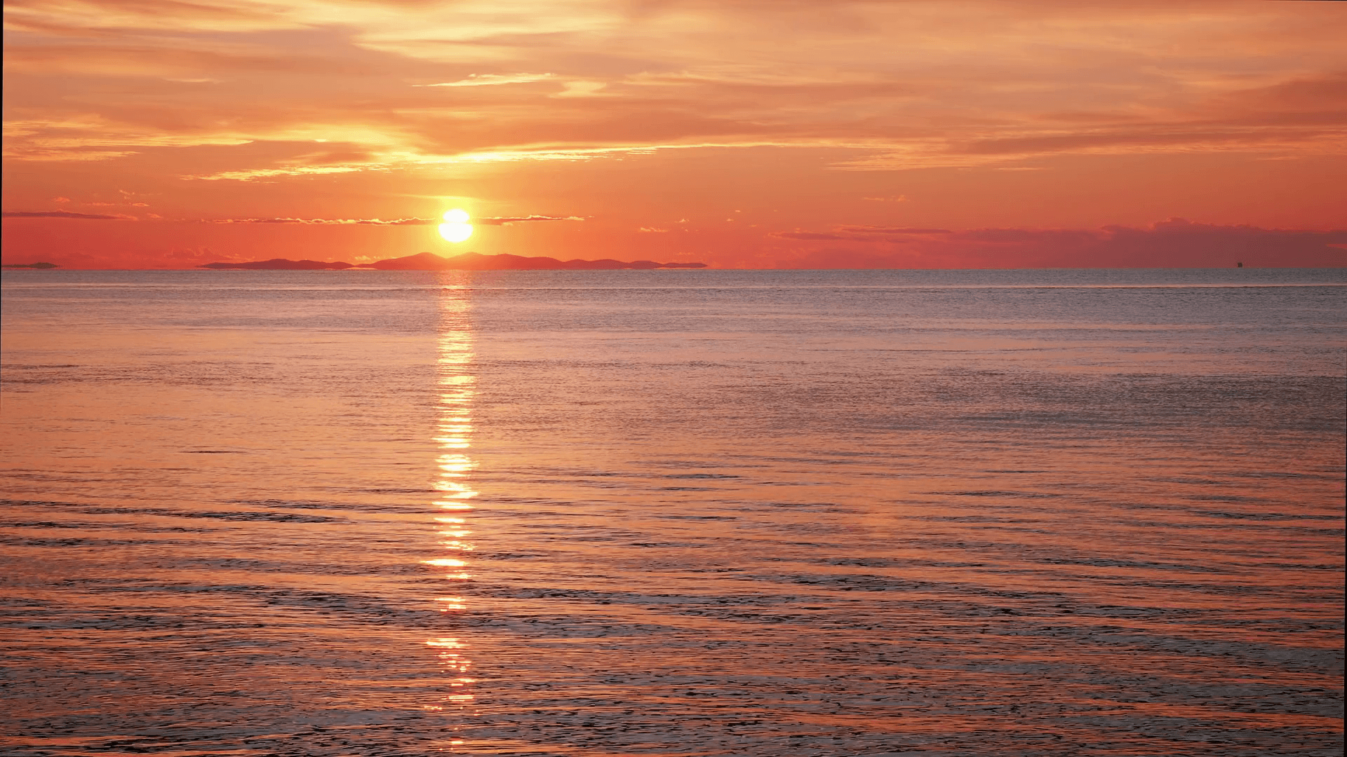 1920x1080 Beautiful sunset scenery ripple sea water surface peaceful romantic