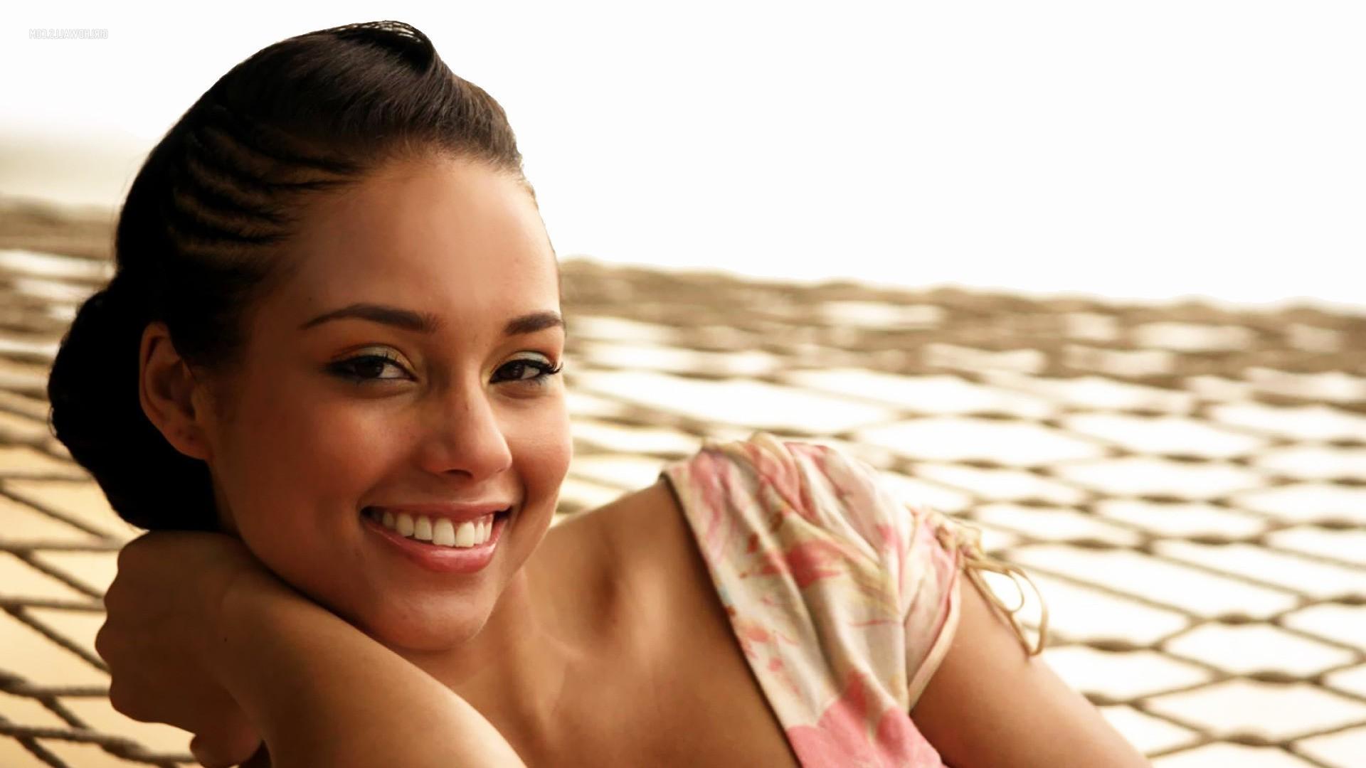 1920x1080 women, Brunette, Face, Smiling, Alicia Keys Wallpaper HD / Desktop and Mobile Background