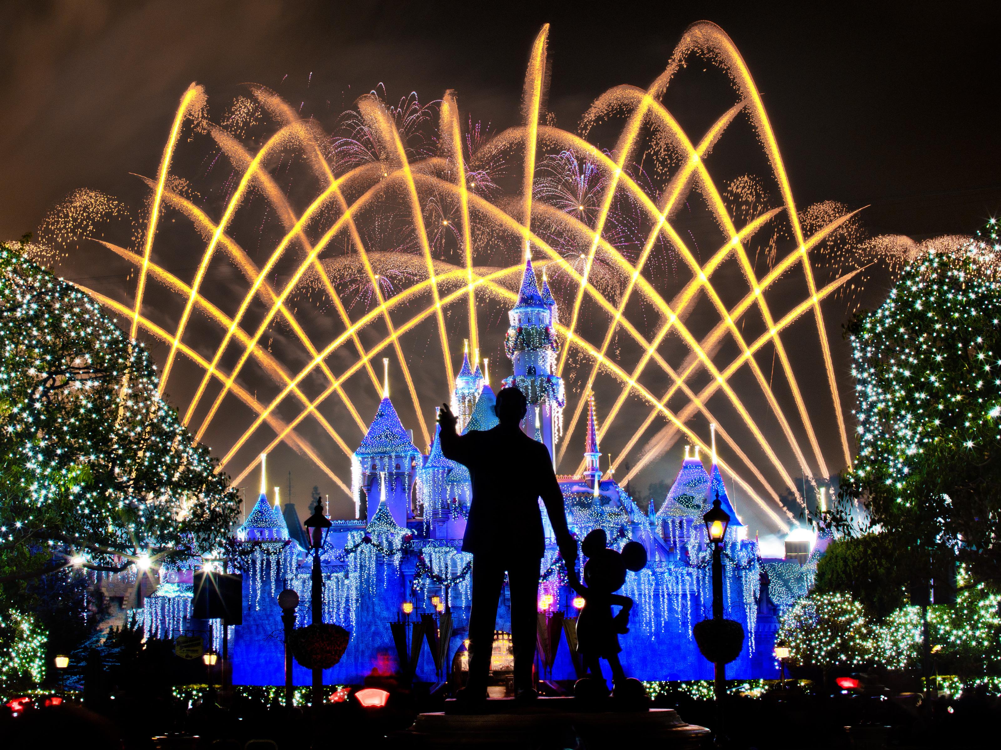 3200x2399 Disney Fireworks Desktop Wallpaper 21666