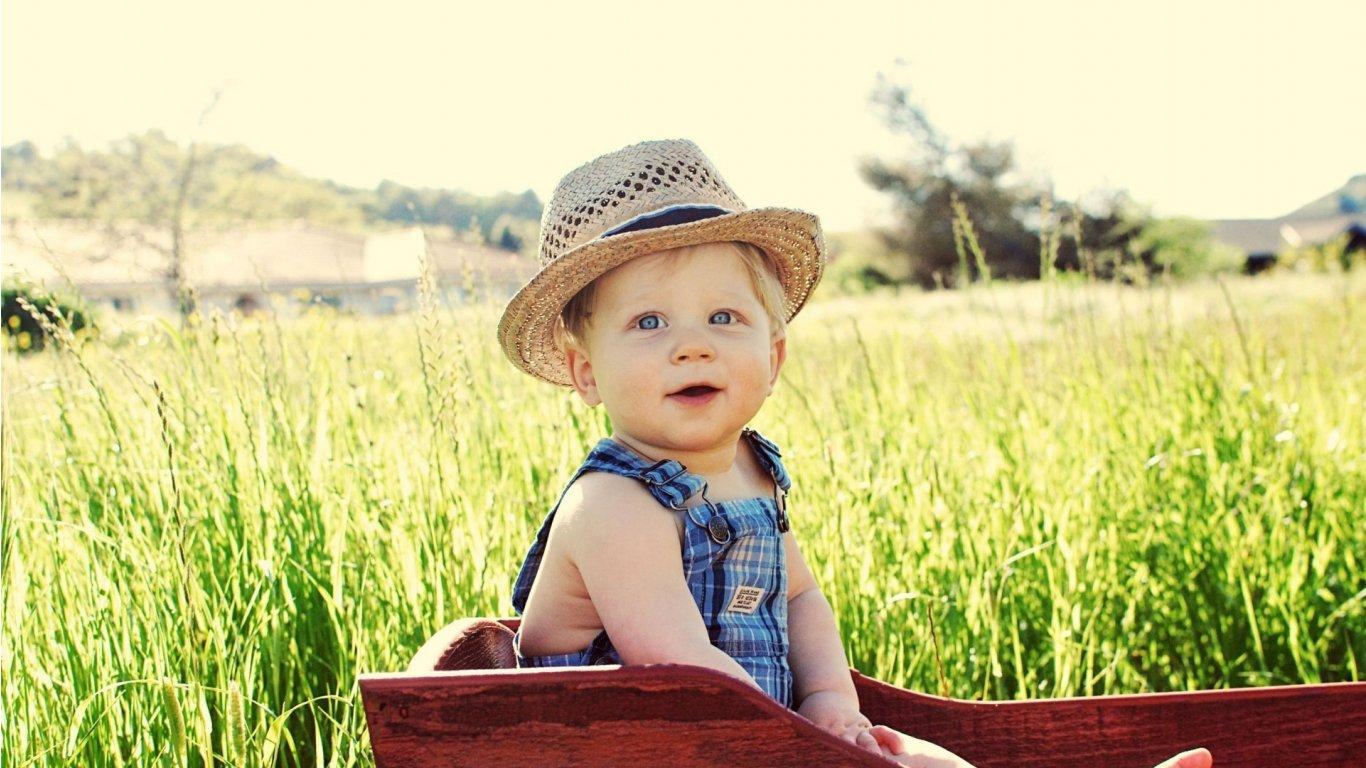 1366x768 Cute Kids wallpaperx768