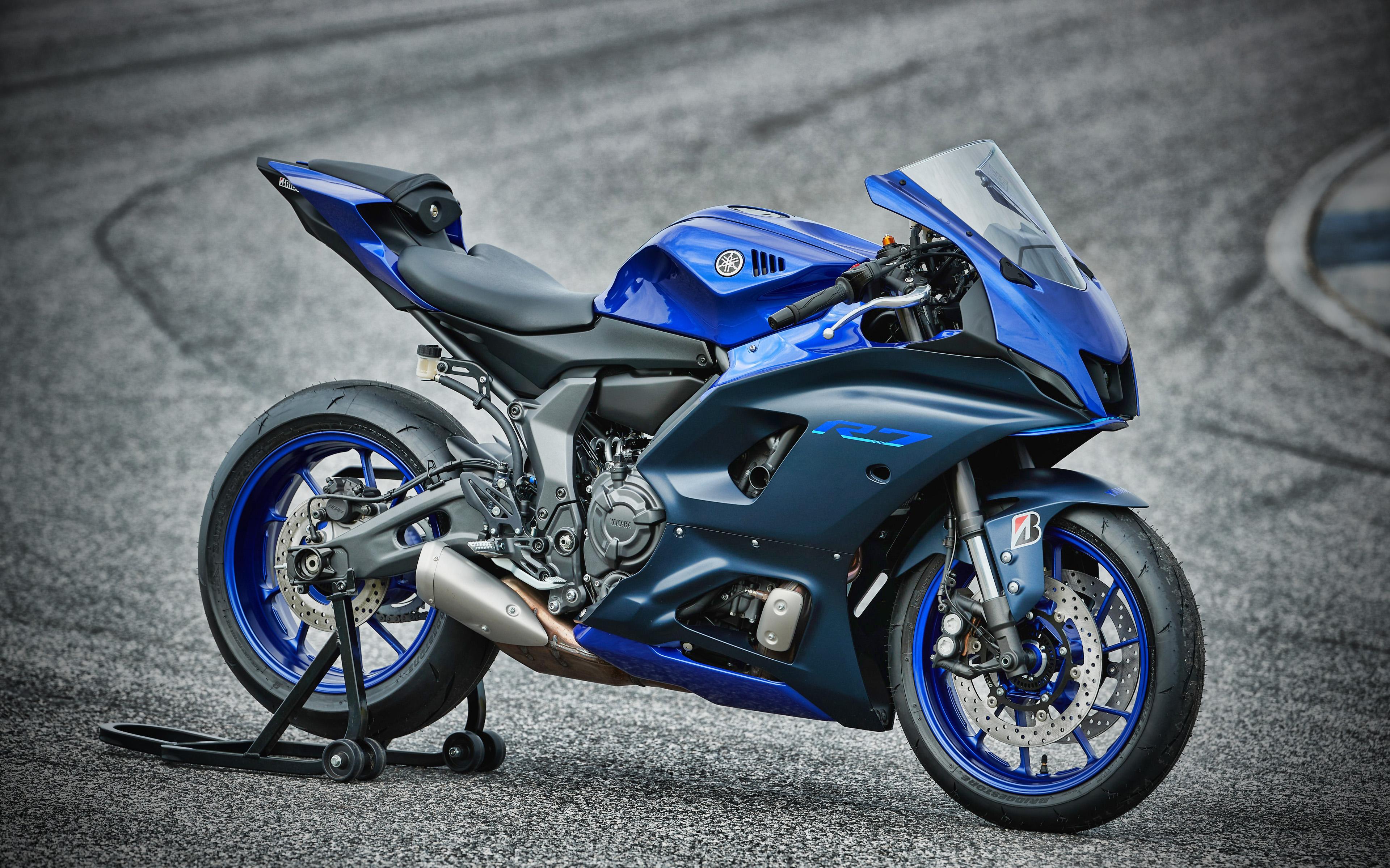 Yamaha YZF r4