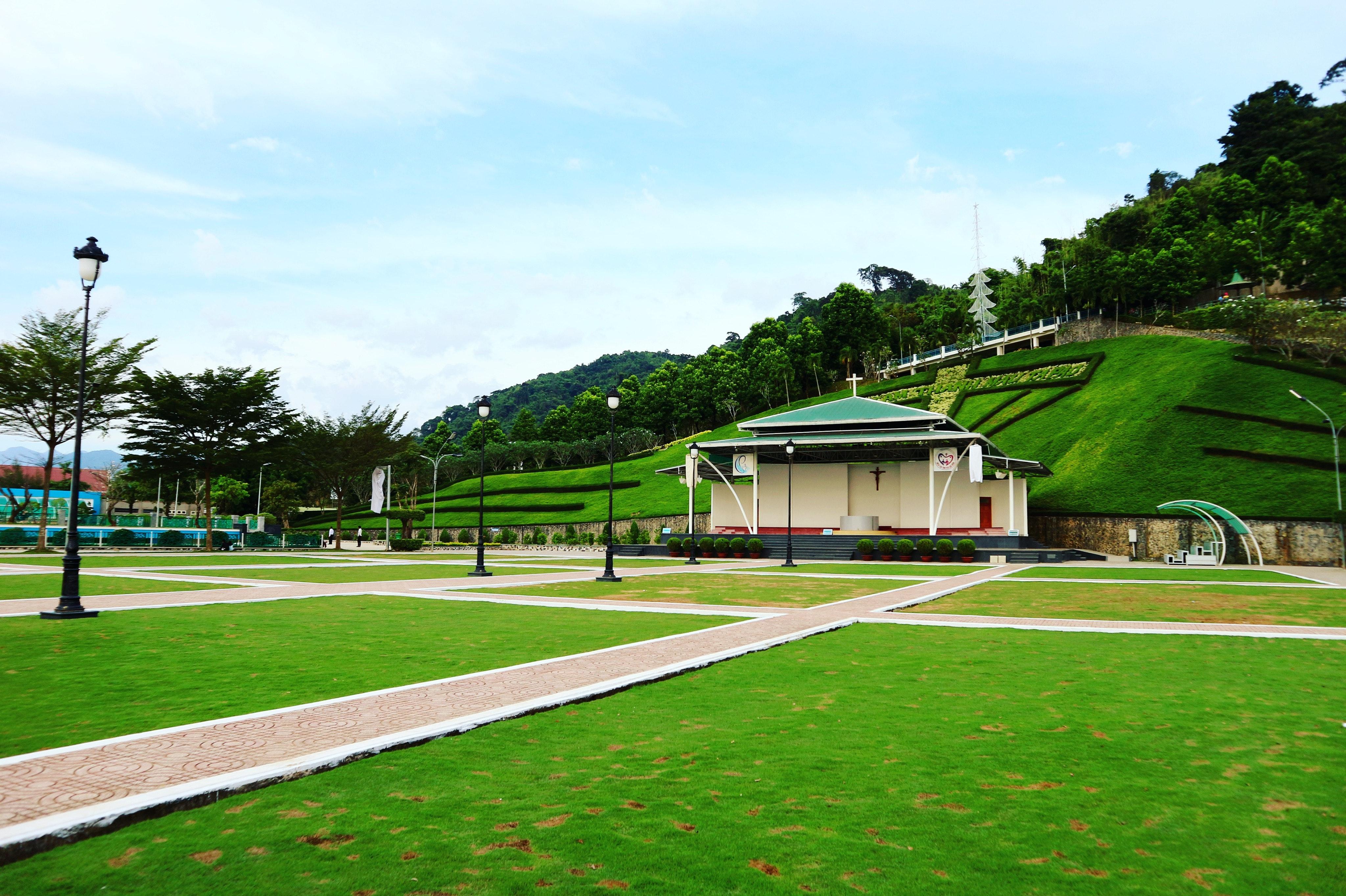 4096x2729 Green Park · Free