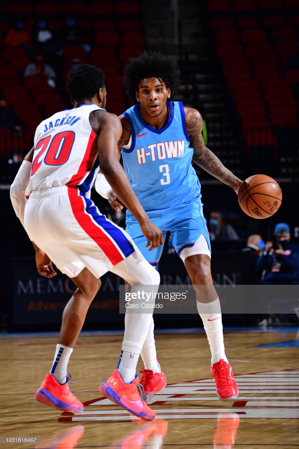 1000x1500 Kevin Porter Jr. of the Houston Rockets handles the ball against. Kevin porter, Houston rockets, Kevin