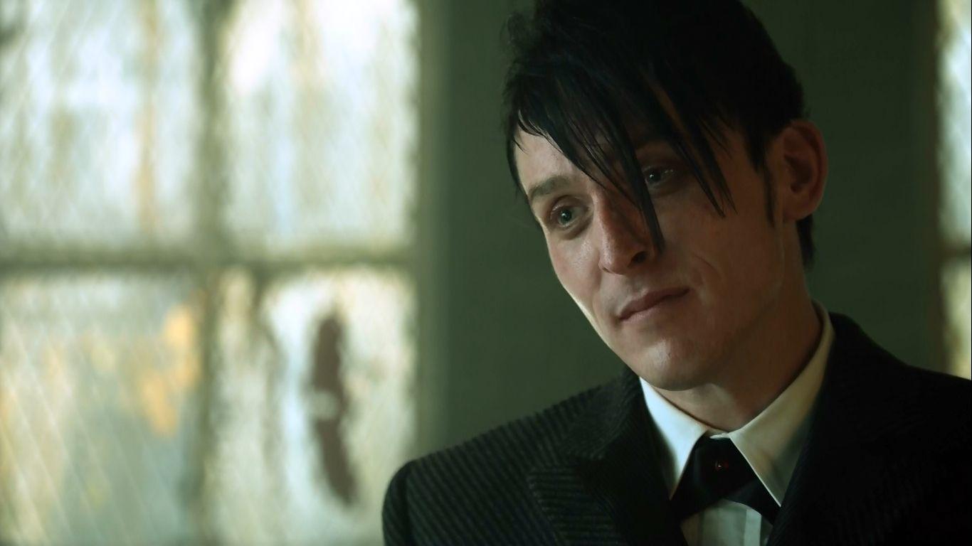 1366x768 Oswald Cobblepot, The Penguin 1366x768 (Robin Lord Taylor, Gotham series screenshot). Adorable psycho. ♥ ♥ ♥. Penguin gotham, Gotham cast, Gotham