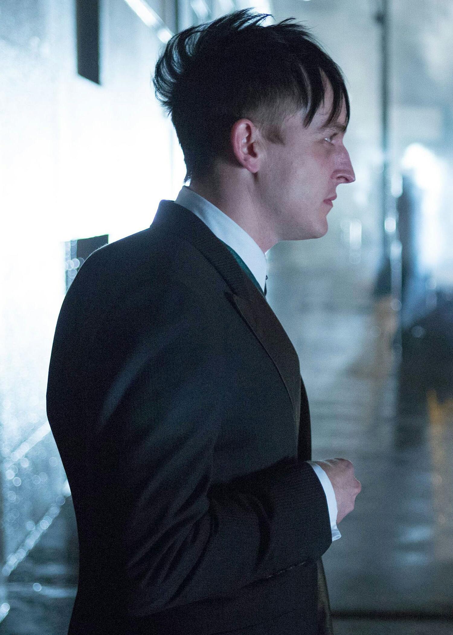 1500x2103 Oswald Cobblepot side shot Cobblepot Photo