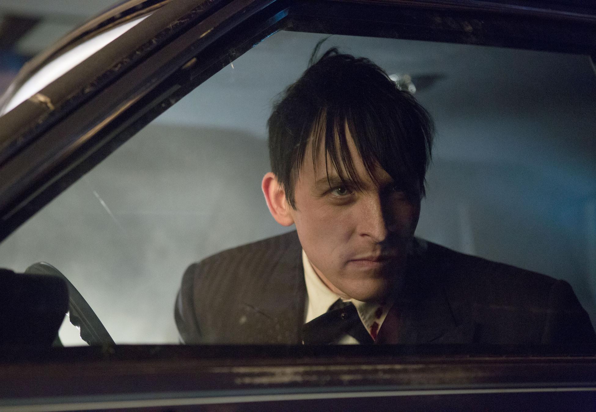 1950x1350 Oswald 'Penguin' Chesterfield Cobblepot wallpaper for PC Cobblepot Photo