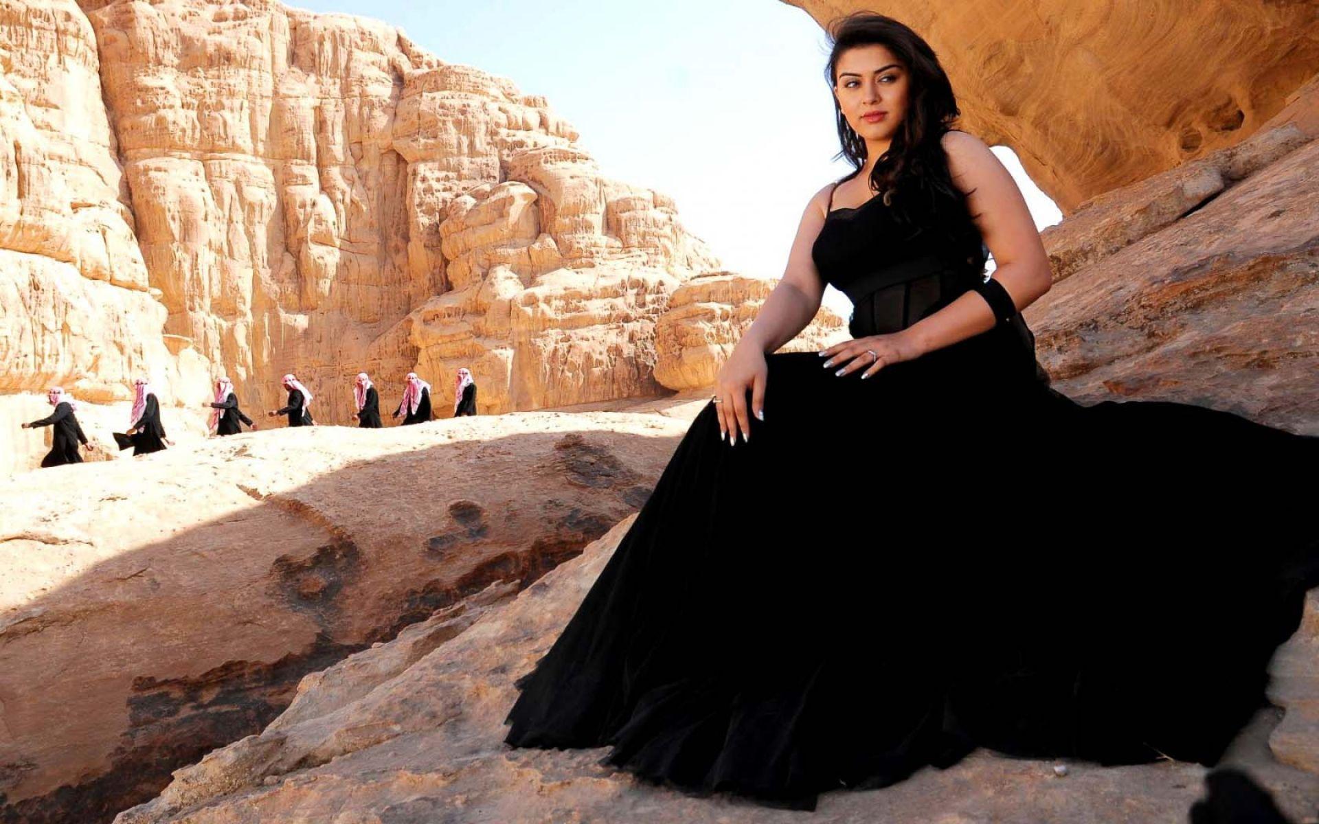 1920x1200 Amazing Hot Hansika Motwani In Black Wallpaper Kal Oru Kannadi Azhage Azhage