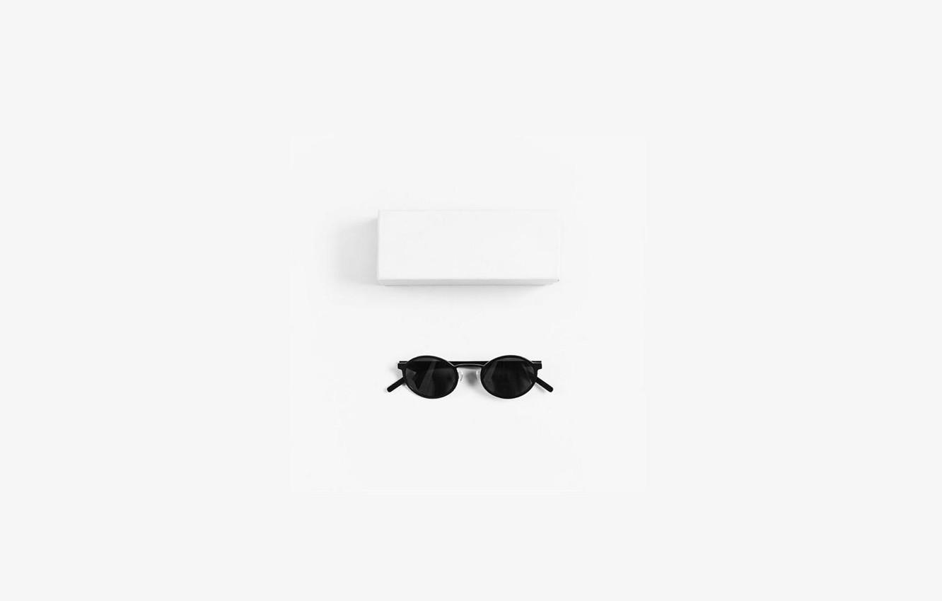 1332x850 Wallpaper white, background, box, glasses, packaging image for desktop, section минимализм