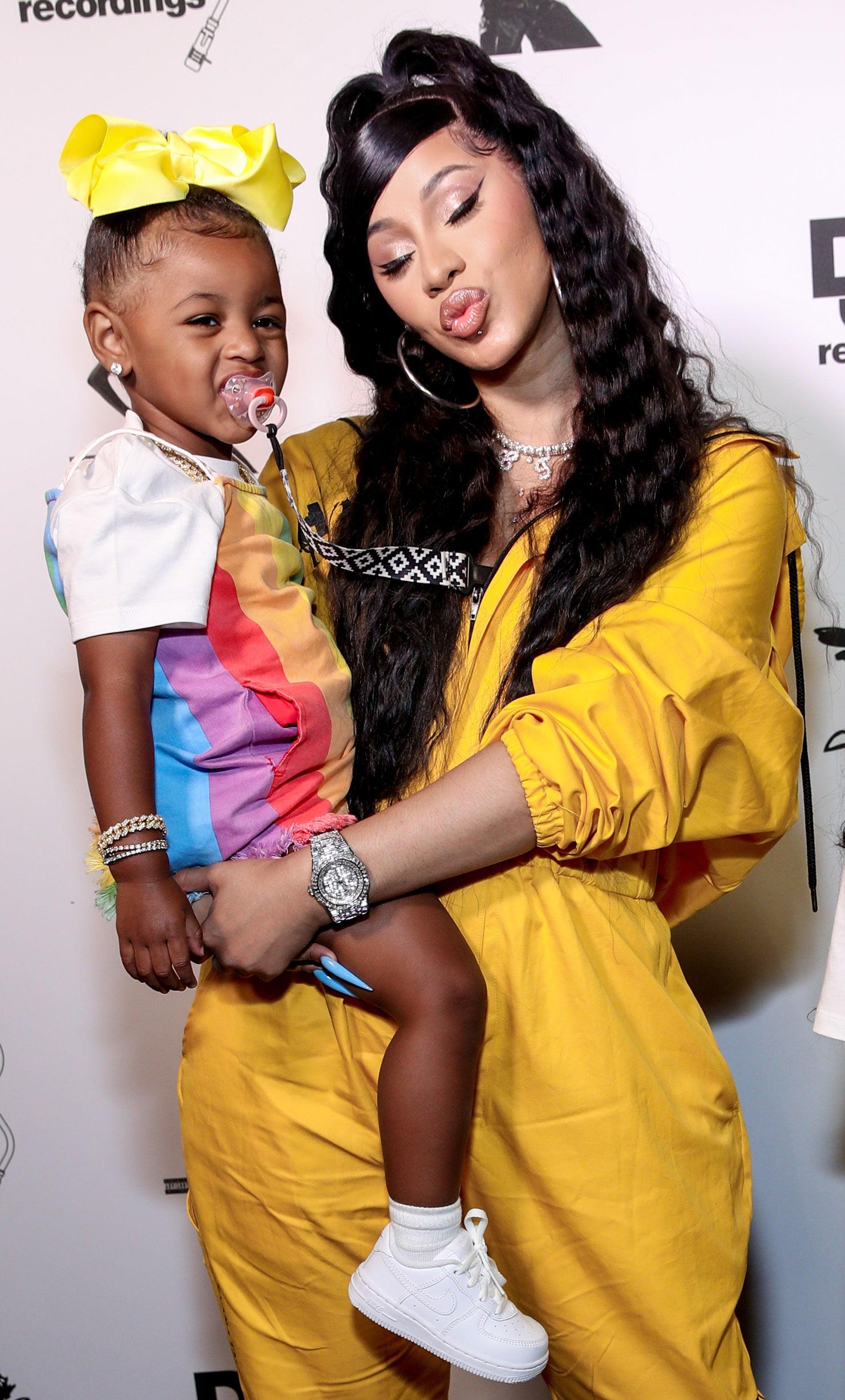 1900x3148 Cardi B and Offset's Cutest Pics of Daughter Kulture