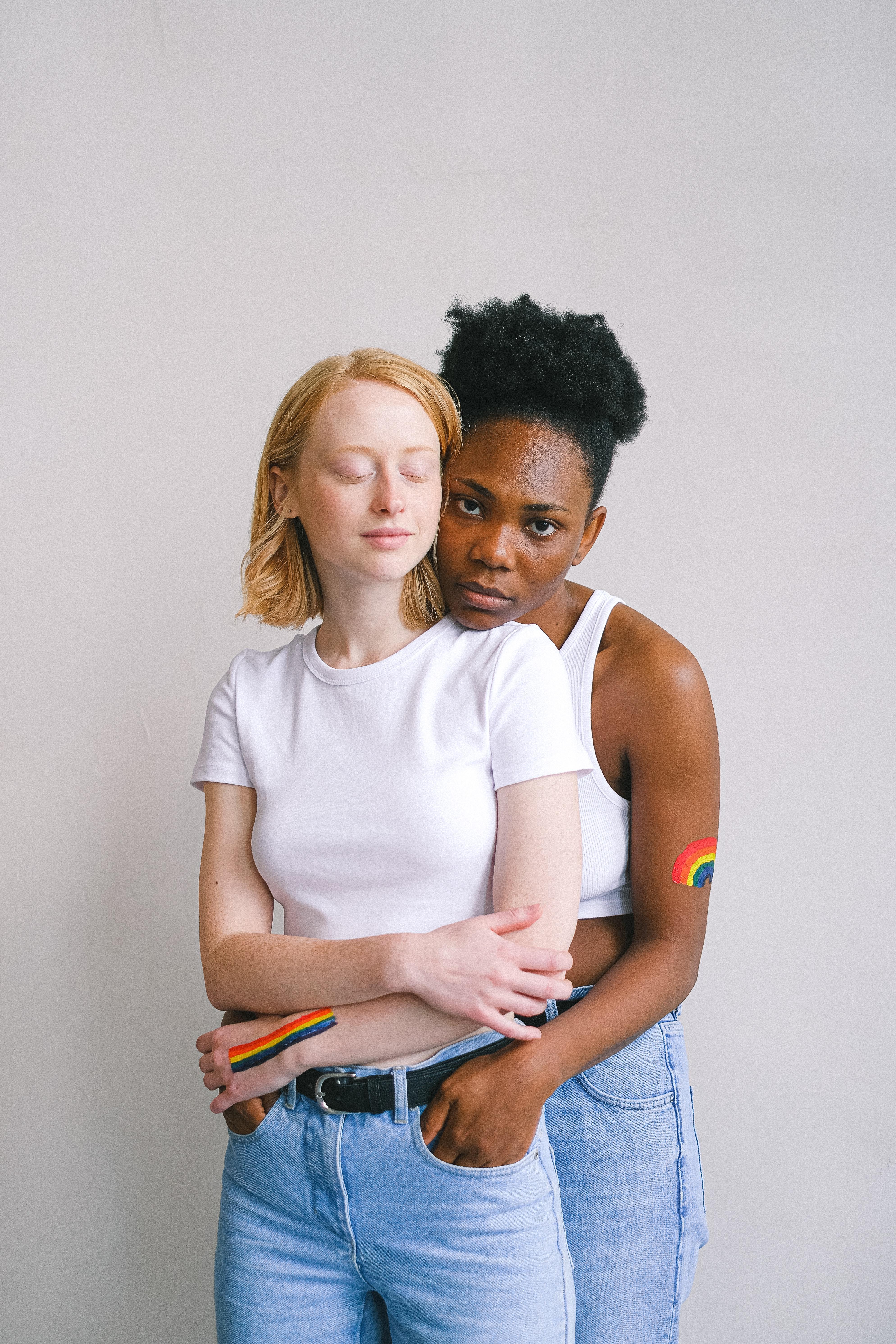 3977x5965 Lovely Lesbian Couple · Free