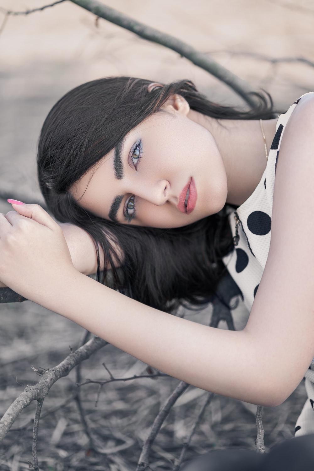 1000x1500 Beautiful Girl Picture [HD]. Download Free Professional Image