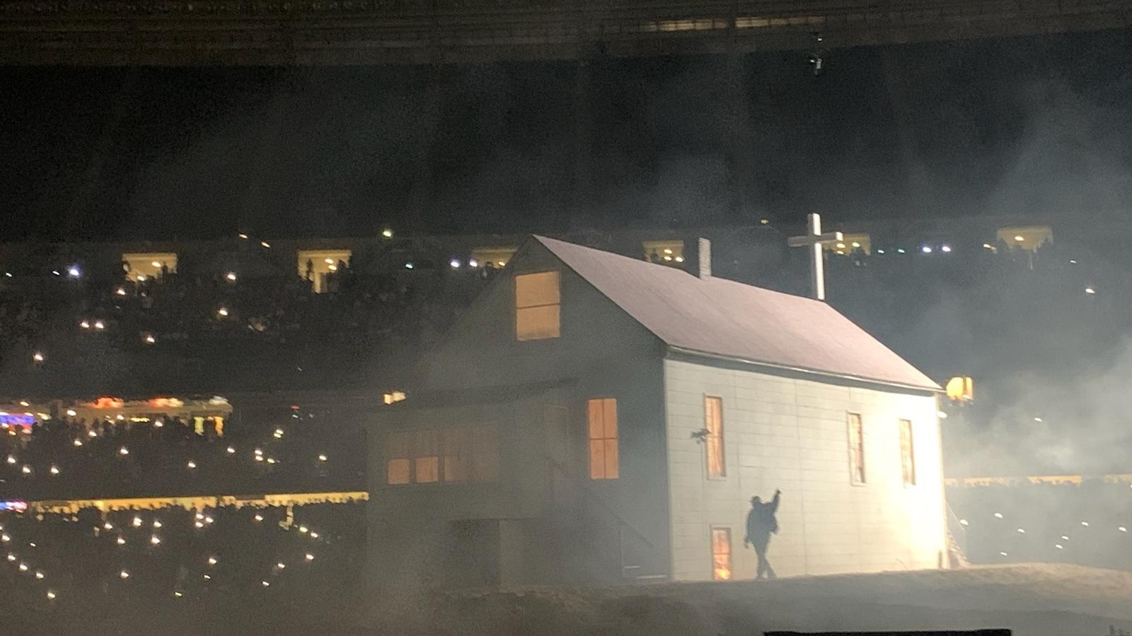 1600x900 Kanye West Takes Chicagoans to Church in 'Donda' Listening Party