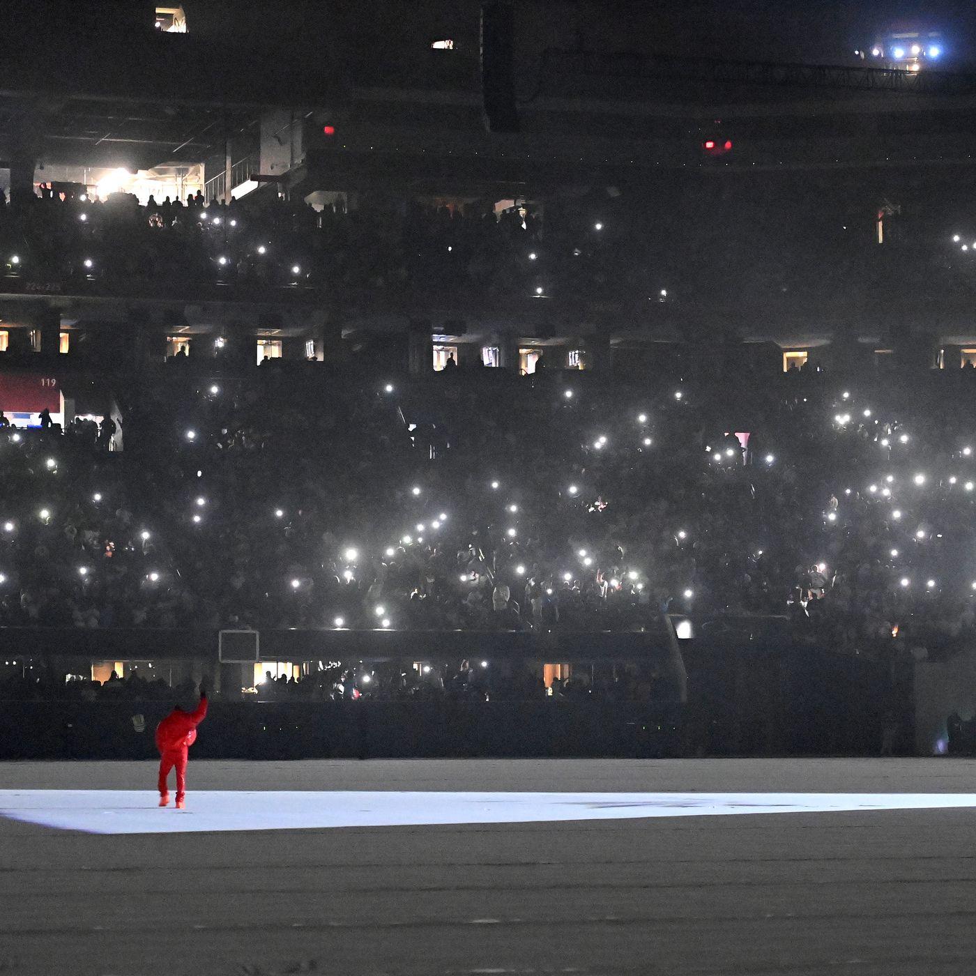 1400x1400 Kanye West “Donda” Chicago Show Will Feature Childhood Home Replica Sun Times