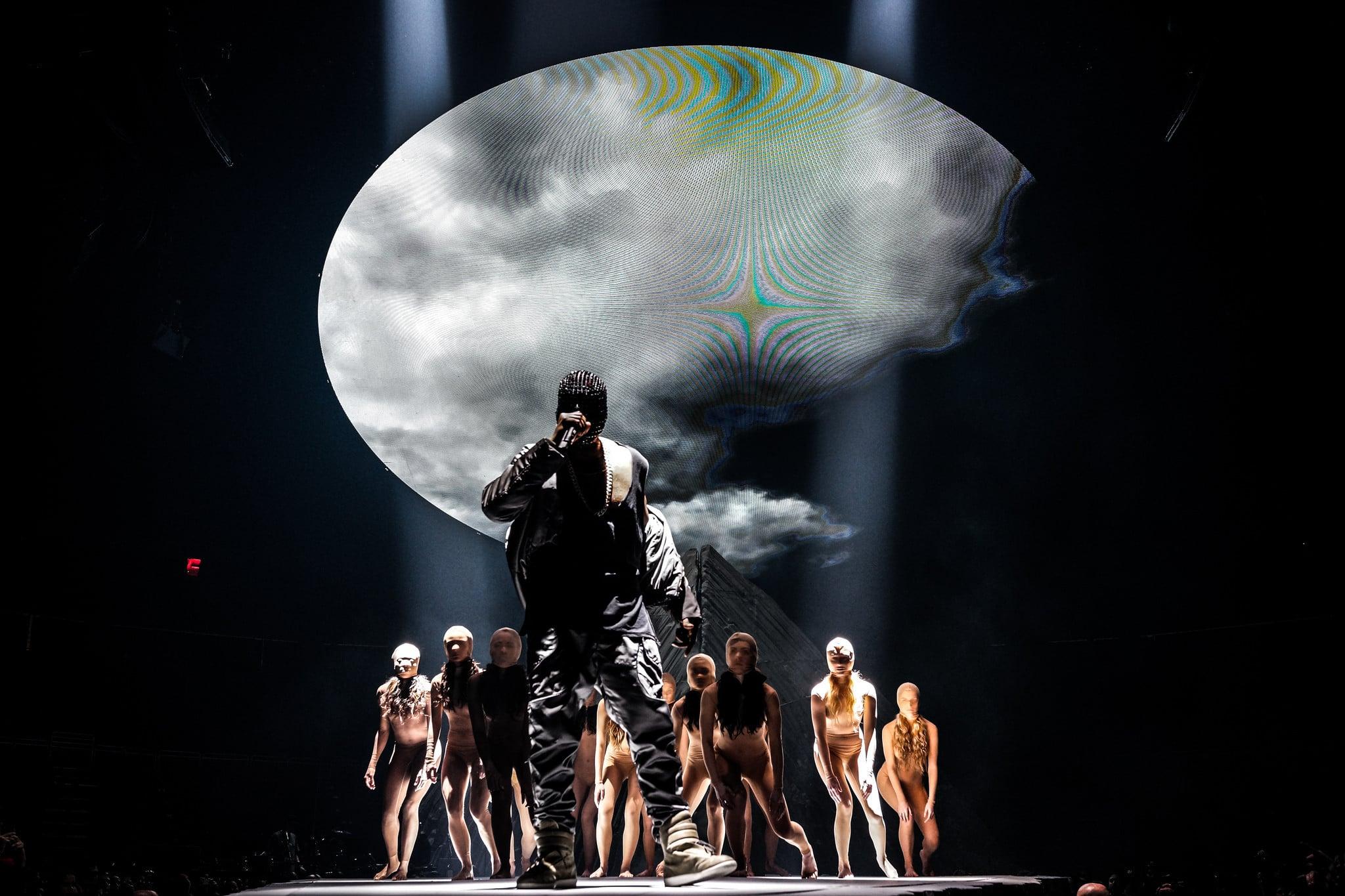 2048x1365 Kanye West Yeezus Tour